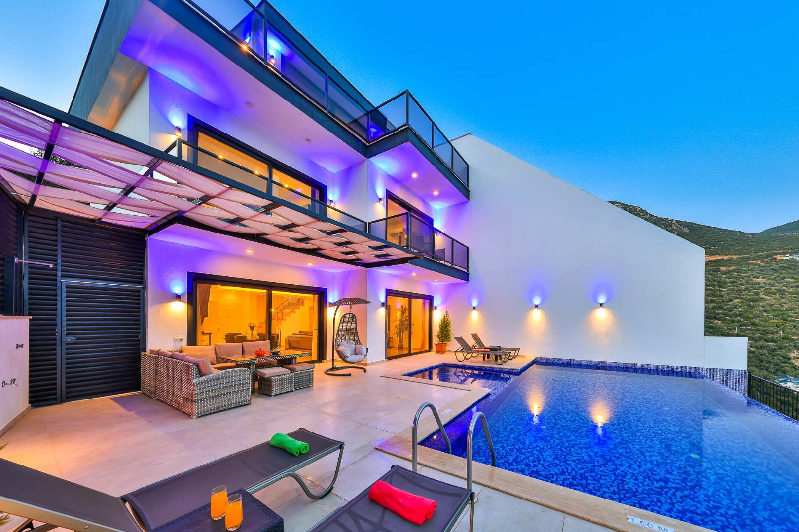 Kaş Bezirgan'da Eşsiz Deniz Manzaralı, Özel Havuzlu, Lüks Villa