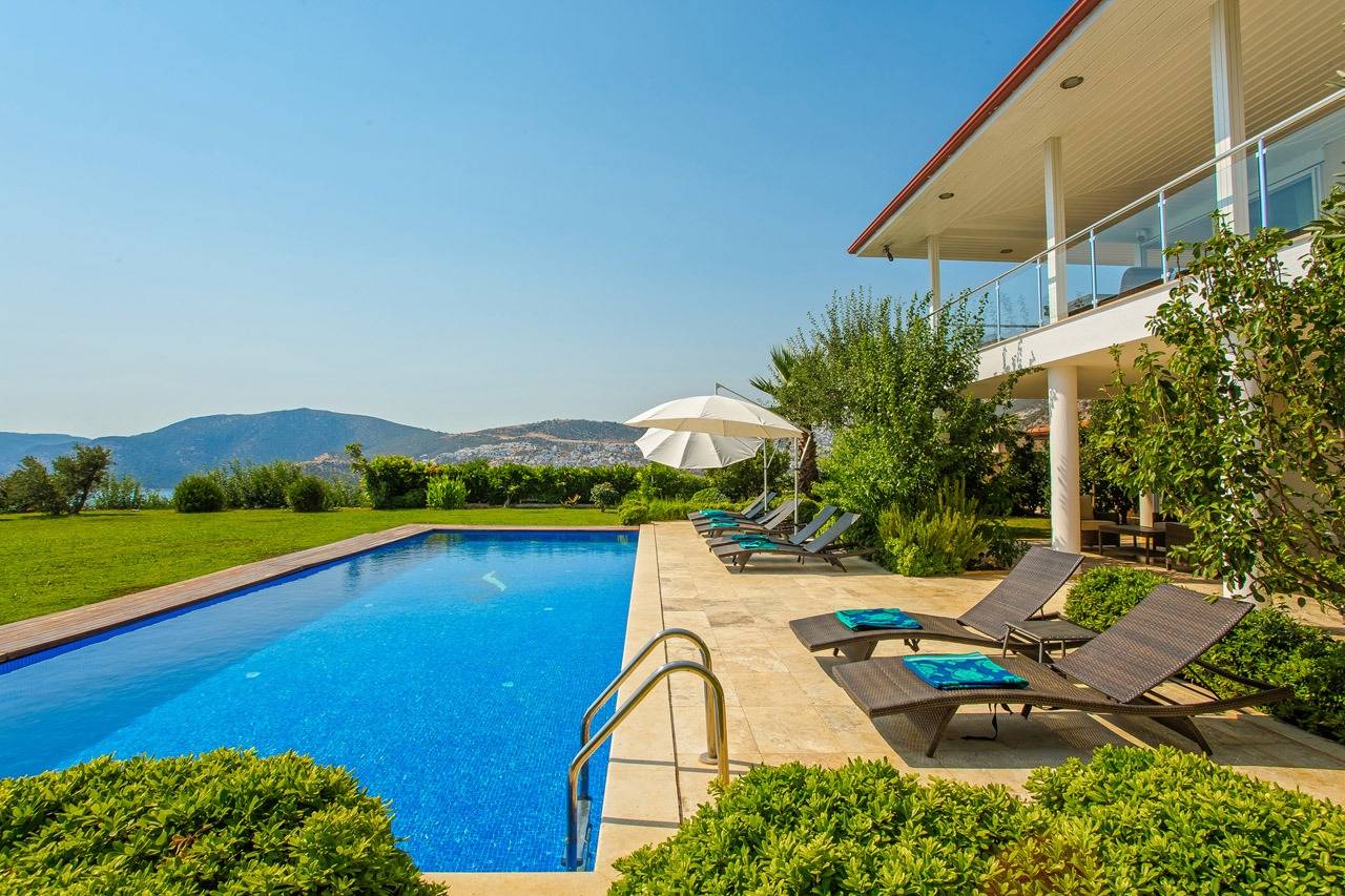 Kaş Bezirgan'da Harika Bahçeli ve Deniz Manzaralı, 11 Kişilik, Lüks Villa 46455
