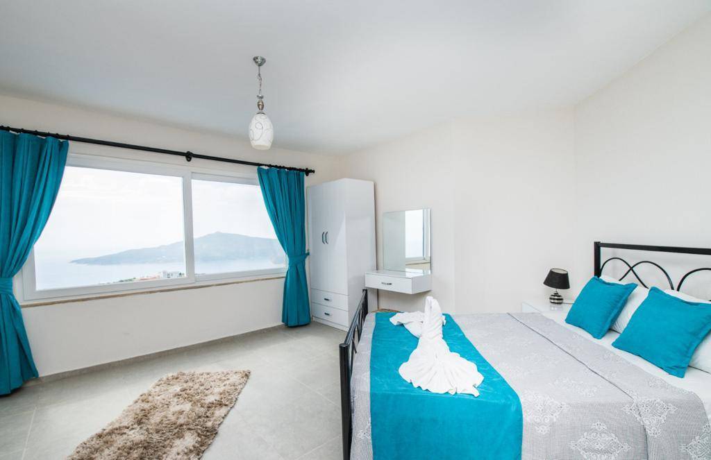 Kaş Bezirgan'da Merkeze Yakın, Özel Havuzlu, Manzaralı Villa