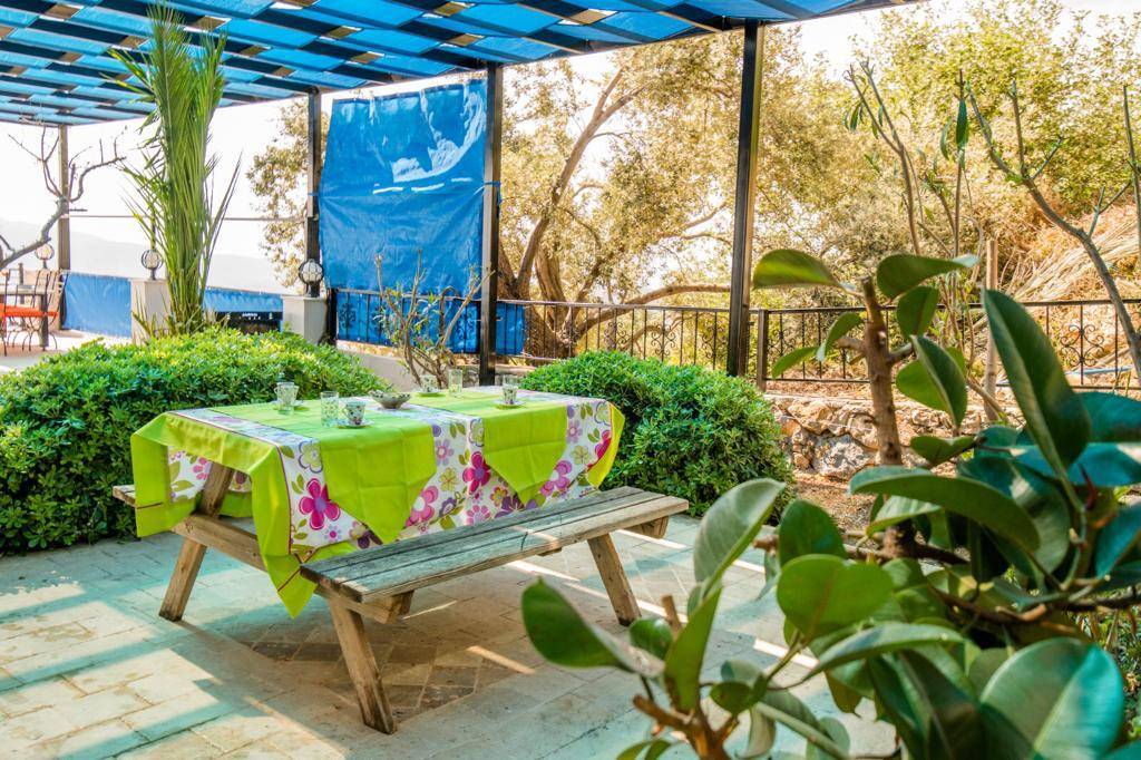 Kaş Bezirgan'da Merkeze Yakın, Özel Havuzlu, Manzaralı Villa