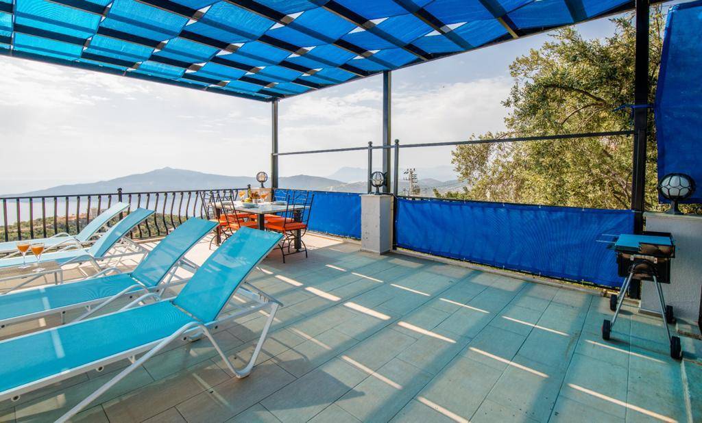 Kaş Bezirgan'da Merkeze Yakın, Özel Havuzlu, Manzaralı Villa