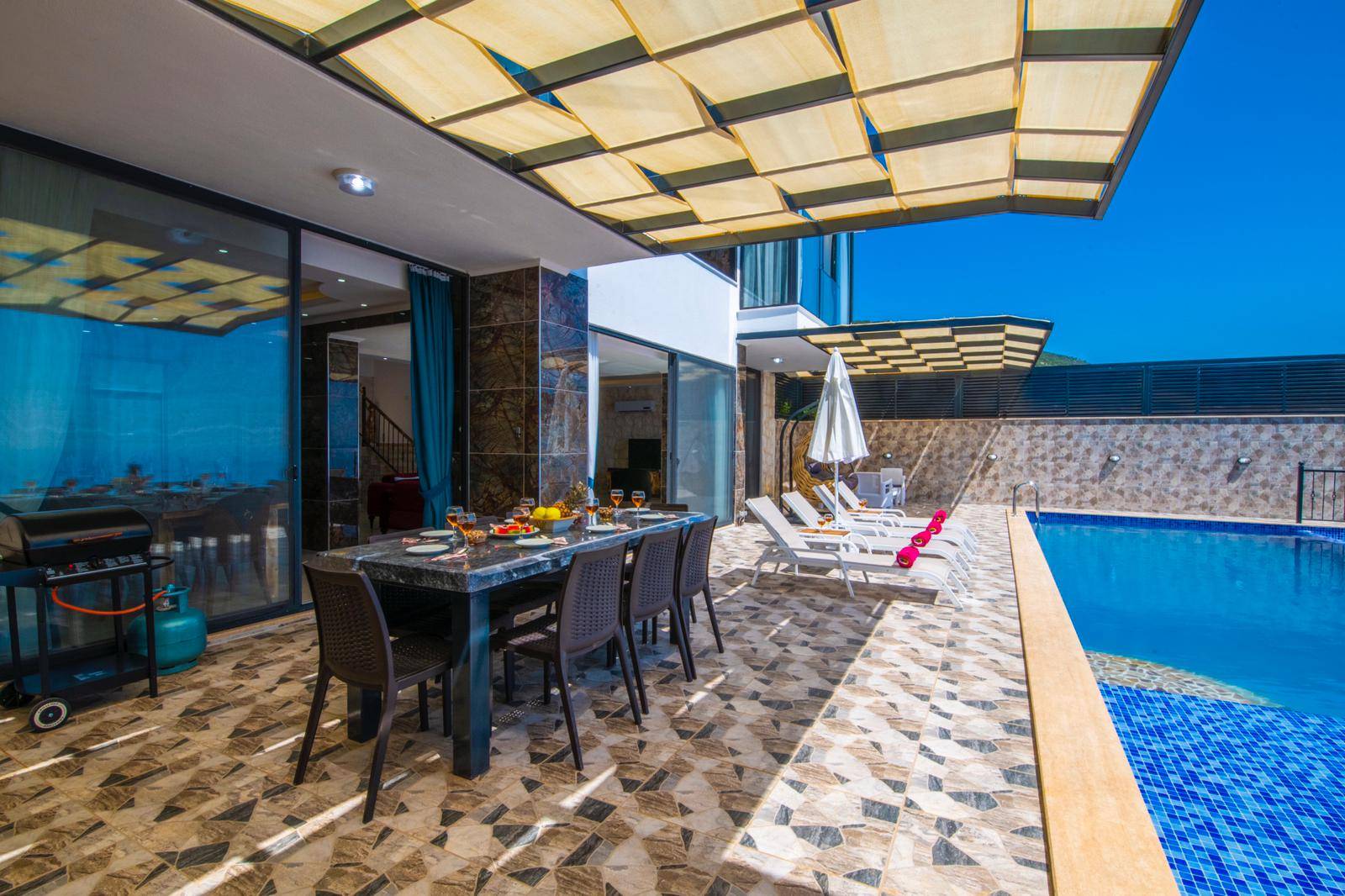 Kaş Bezirgan'da Muhteşem Deniz Manzaralı, Özel Havuzlu, Kiralık Villa