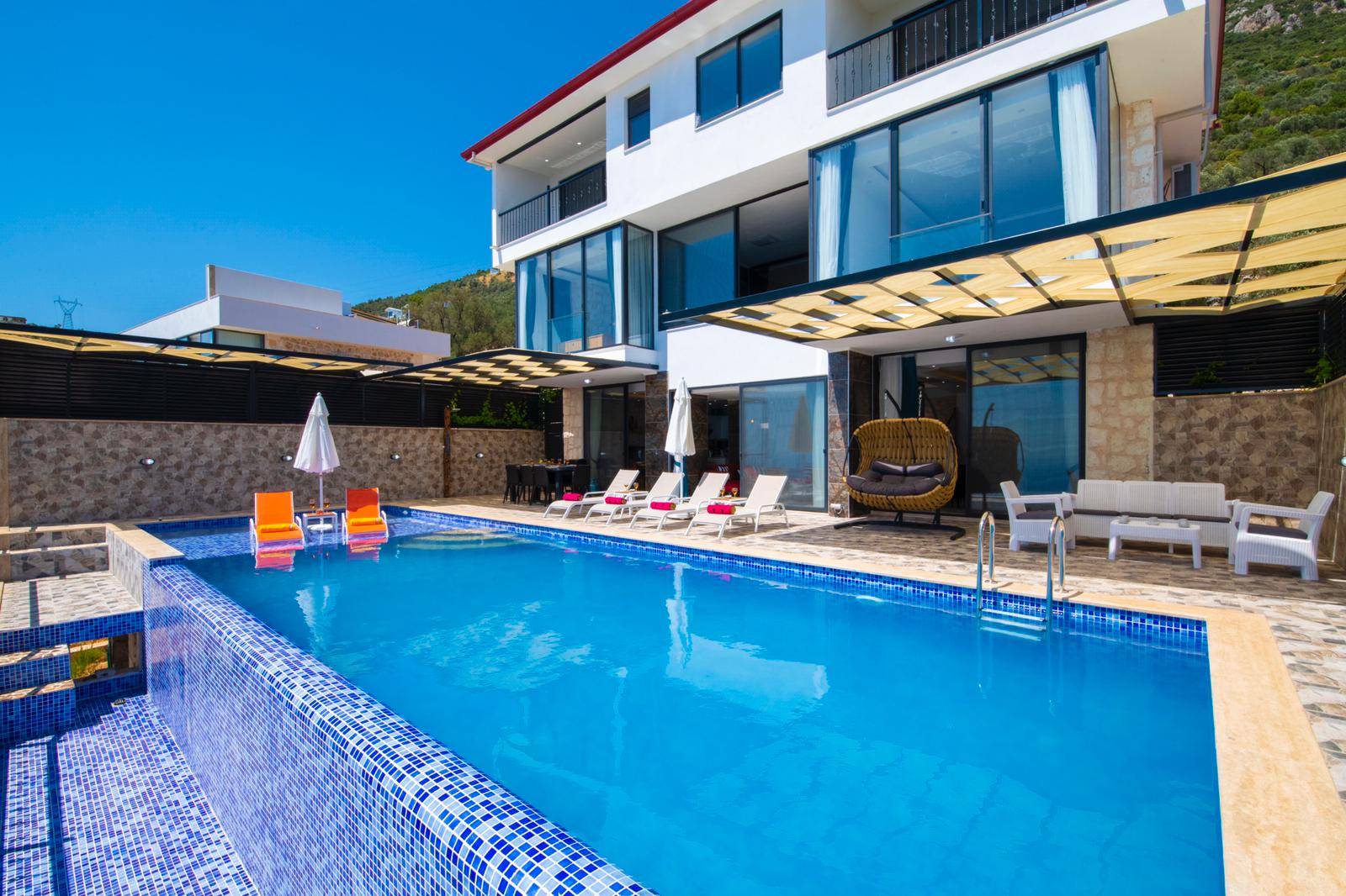 Kaş Bezirgan'da Muhteşem Deniz Manzaralı, Özel Havuzlu, Kiralık Villa