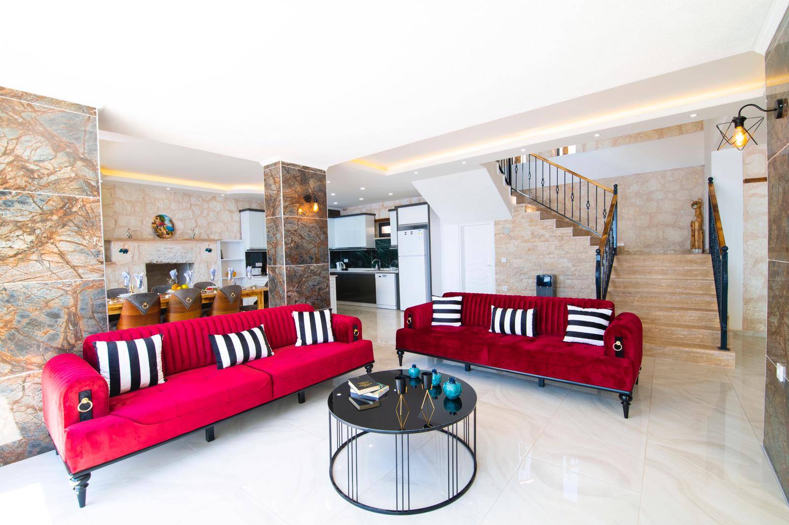 Kaş Bezirgan'da Muhteşem Deniz Manzaralı, Özel Havuzlu, Kiralık Villa