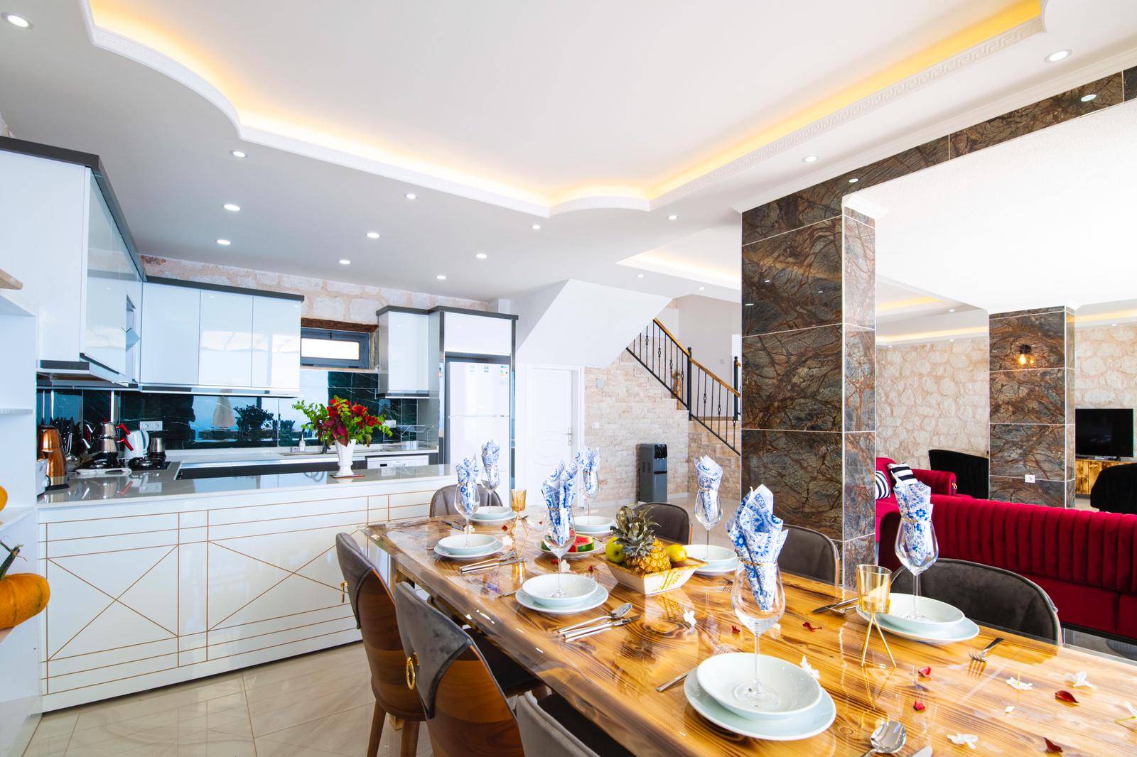 Kaş Bezirgan'da Muhteşem Deniz Manzaralı, Özel Havuzlu, Kiralık Villa