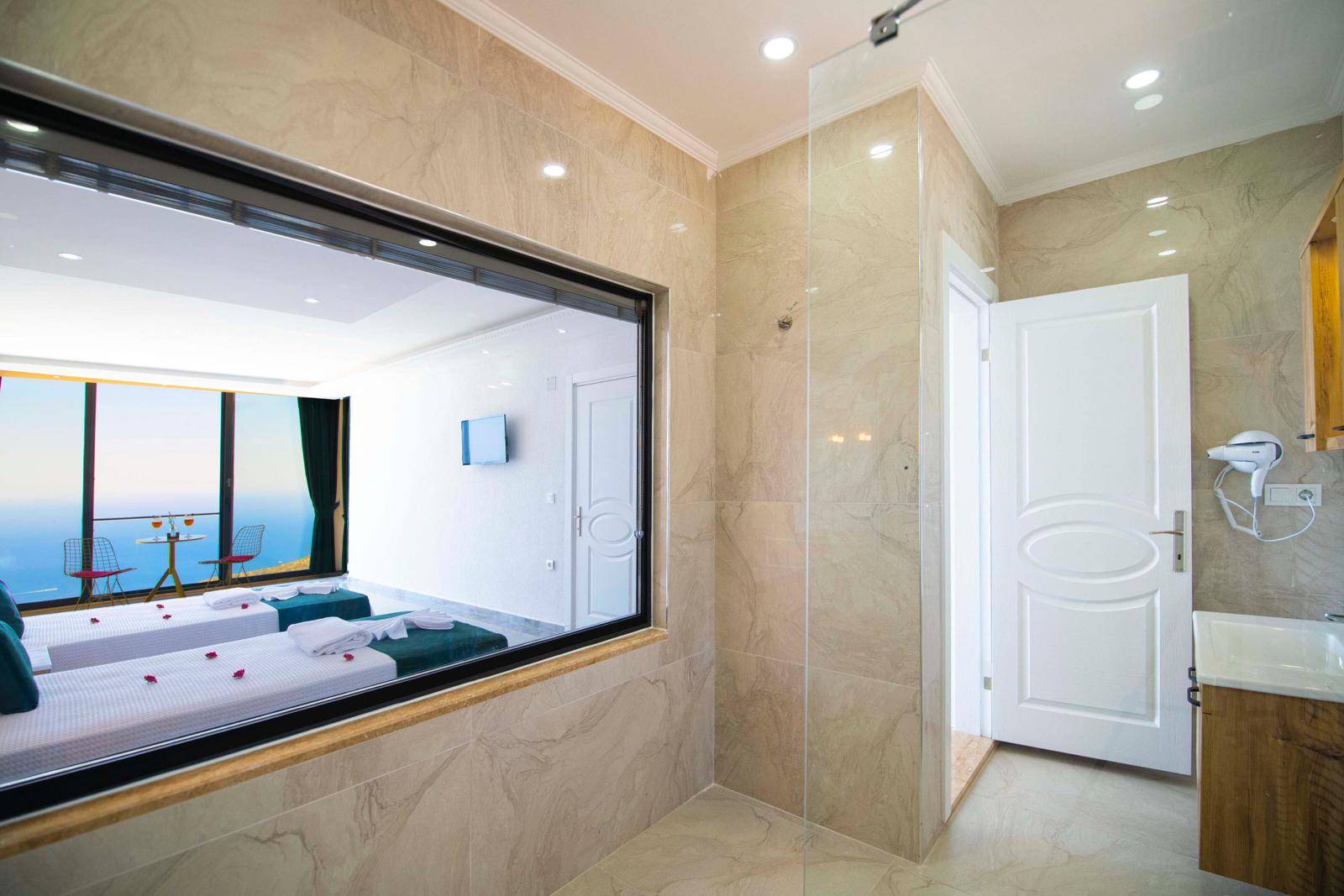 Kaş Bezirgan'da Muhteşem Deniz Manzaralı, Özel Havuzlu, Kiralık Villa