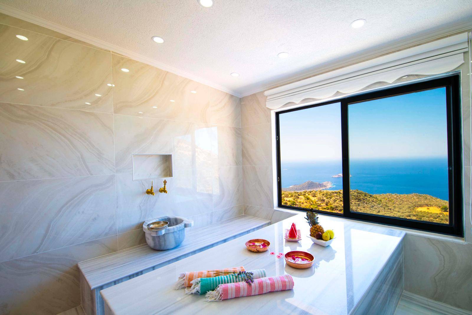 Kaş Bezirgan'da Muhteşem Deniz Manzaralı, Özel Havuzlu, Kiralık Villa