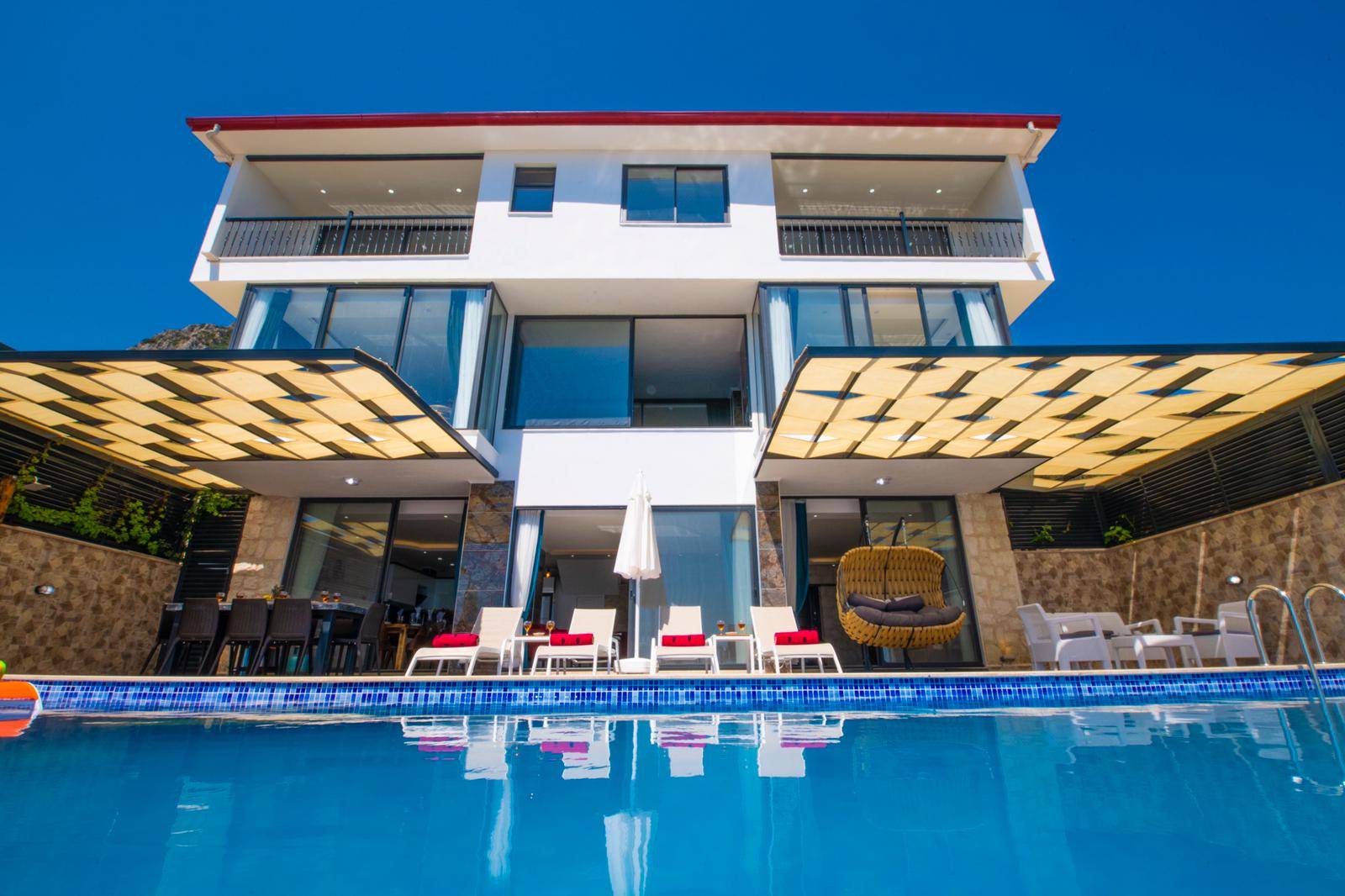 Kaş Bezirgan'da Muhteşem Deniz Manzaralı, Özel Havuzlu, Kiralık Villa