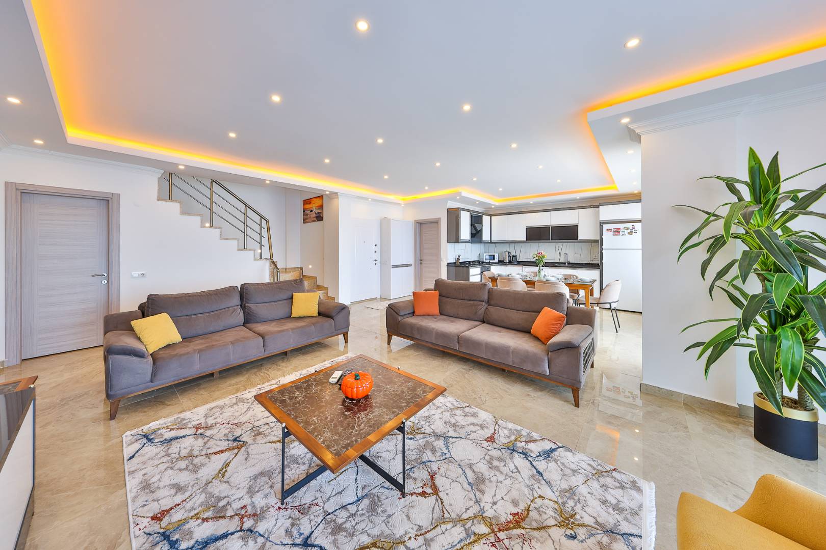 Kaş Bezirgan'da Muhteşem Manzaralı, Özel Havuzlu, 3+1 Jakuzili Villa