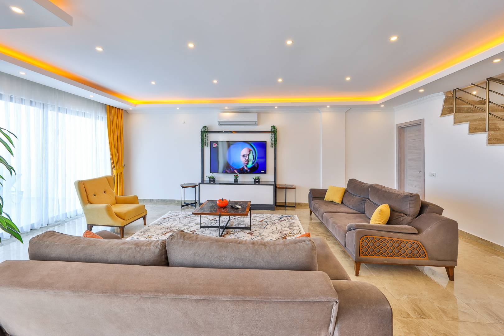 Kaş Bezirgan'da Muhteşem Manzaralı, Özel Havuzlu, 3+1 Jakuzili Villa
