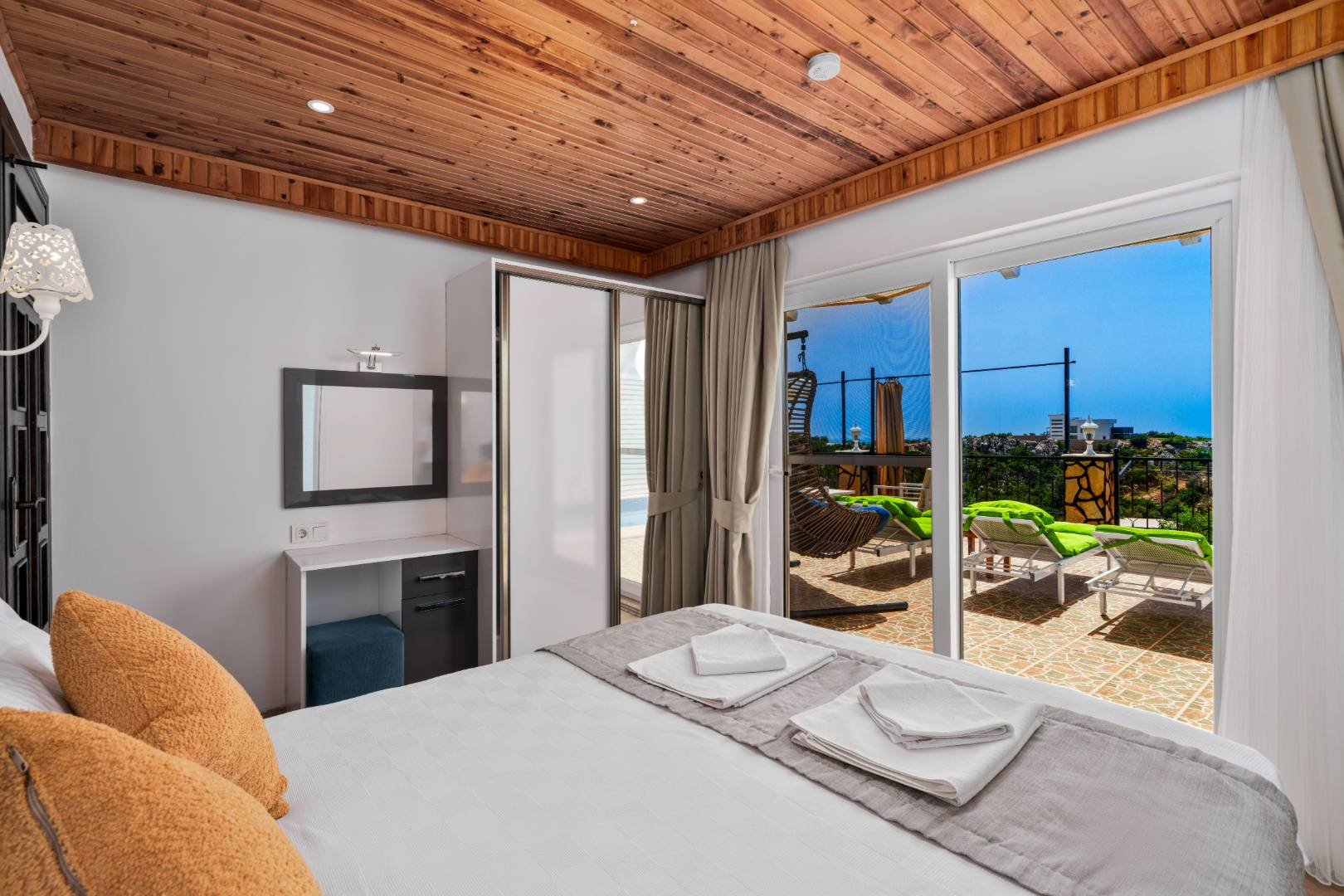 Kaş Bezirgan'da Sakin Konumda, Özel Havuzlu, 4 Kişilik Villa