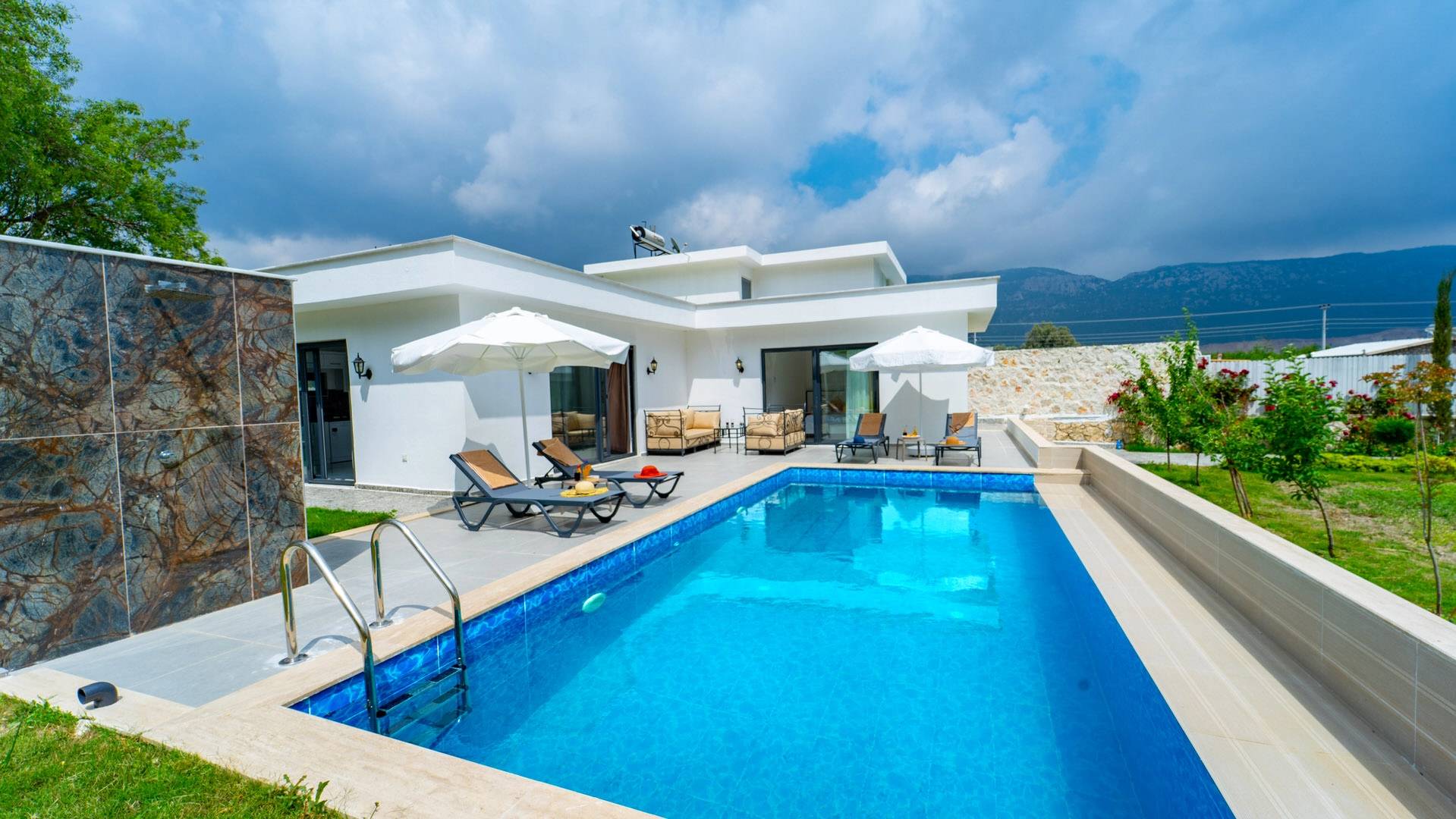 Kaş Bezirgan'da Sakin Konumda, Özel Havuzlu, 4 Kişilik Villa