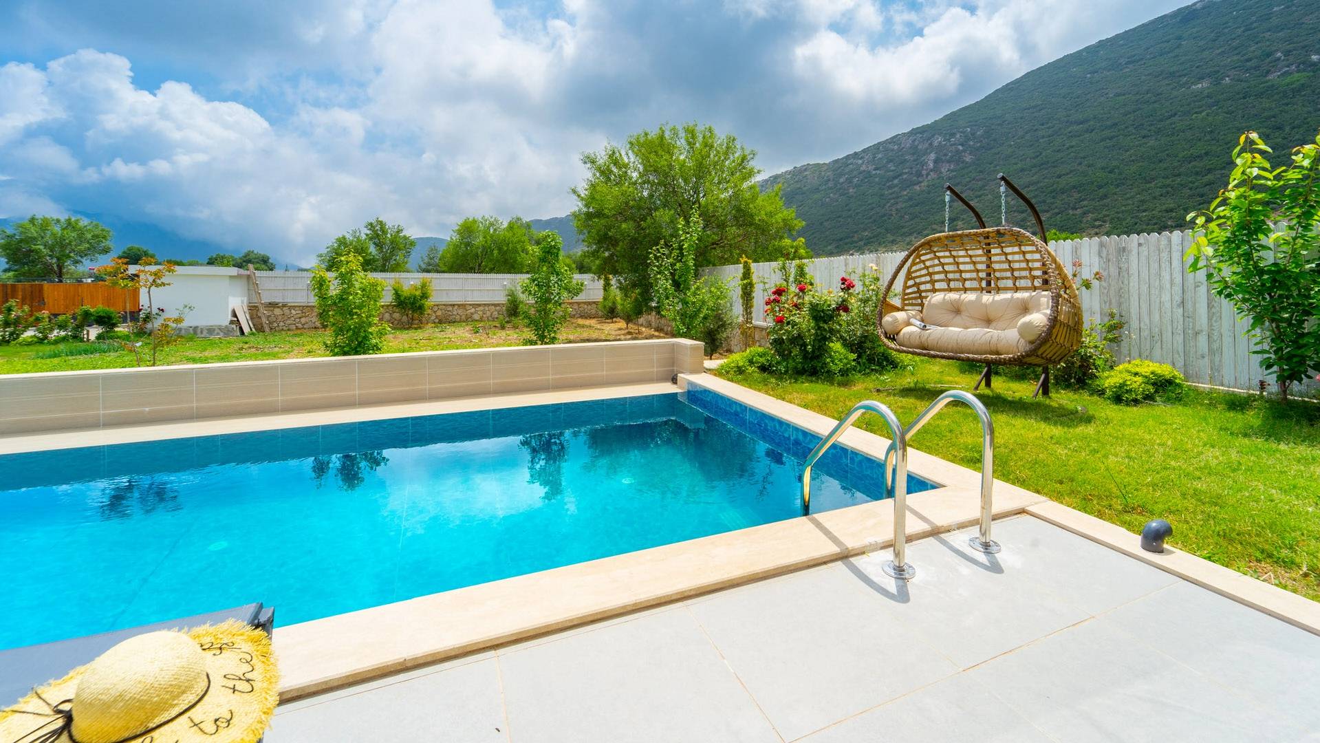 Kaş Bezirgan'da Sakin Konumda, Özel Havuzlu, 4 Kişilik Villa