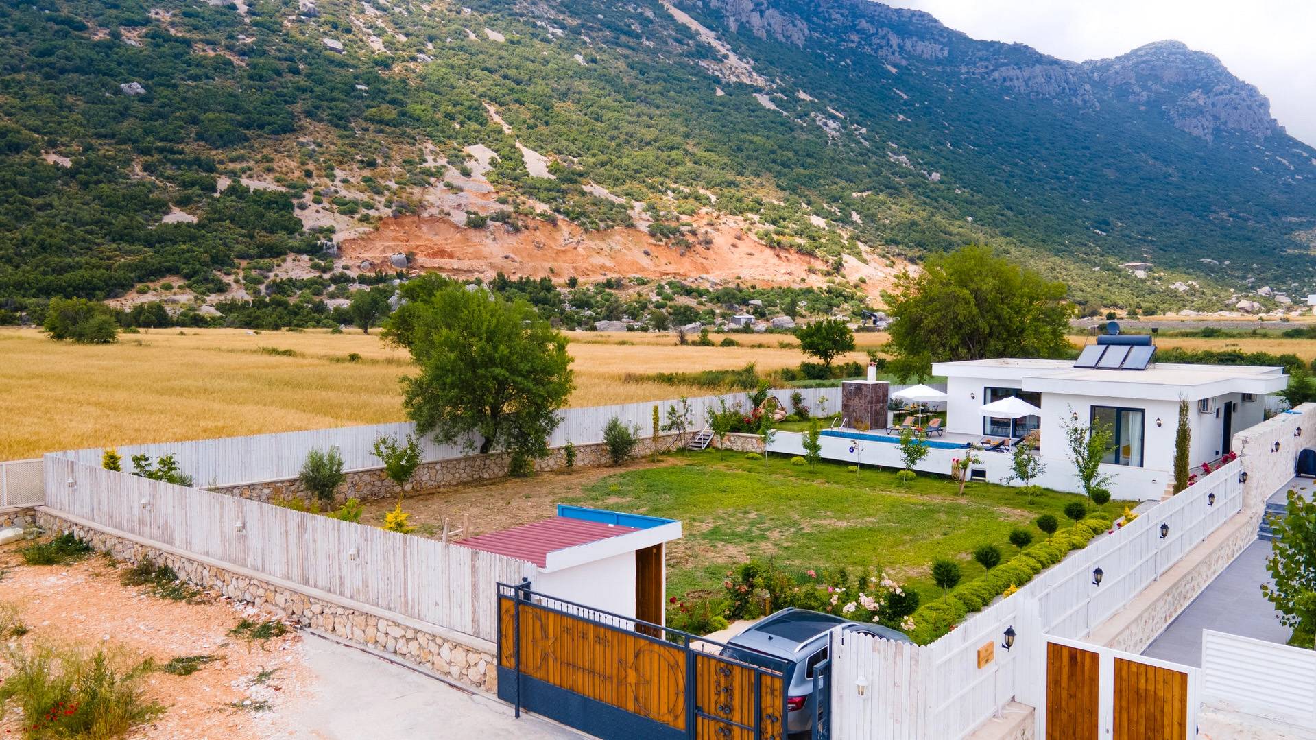 Kaş Bezirgan'da Sakin Konumda, Özel Havuzlu, 4 Kişilik Villa