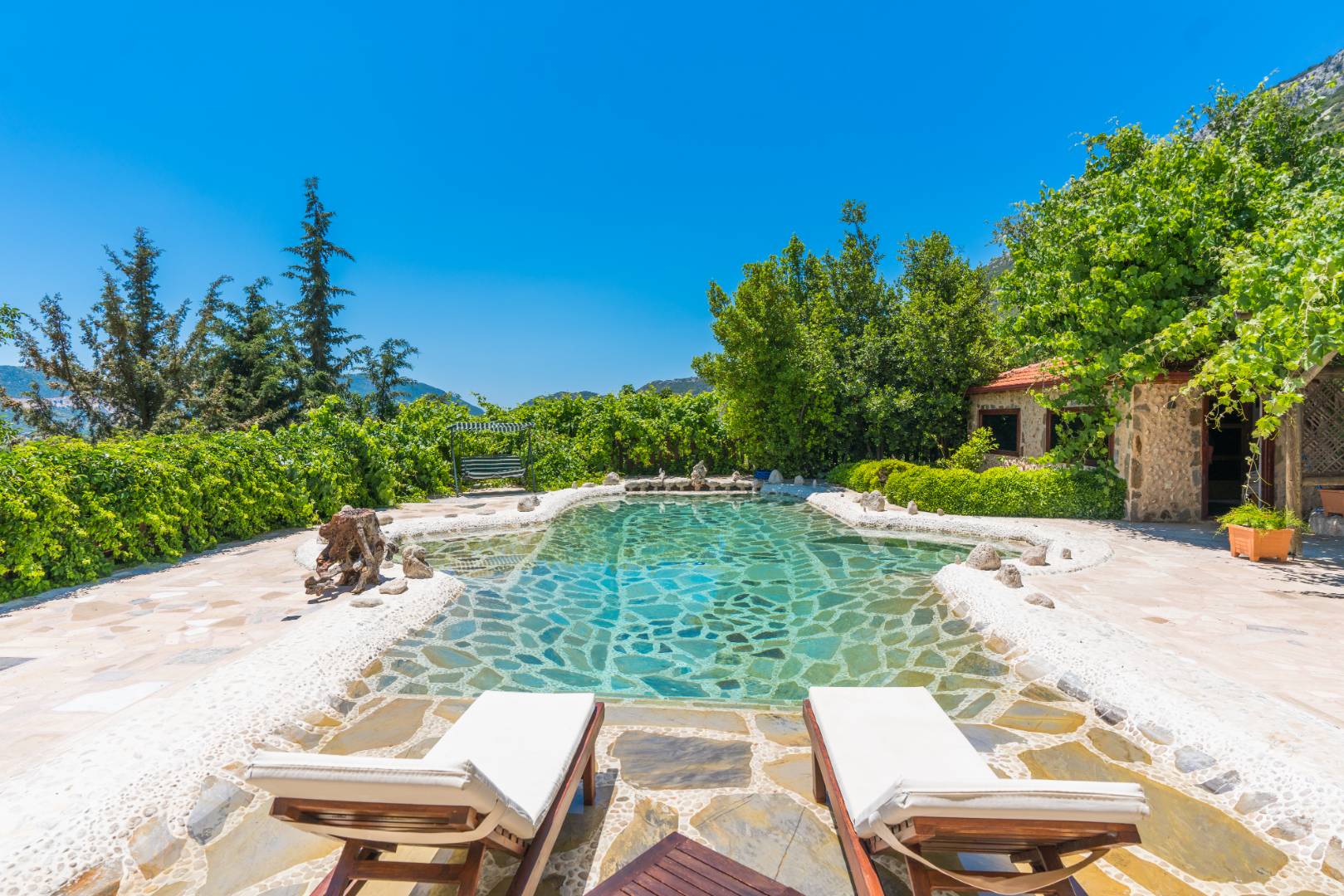 Kaş Bezirgan'da Saunalı, Özel Havuzlu, Tuz ve Buhar Odalı, Bahçeli Villa