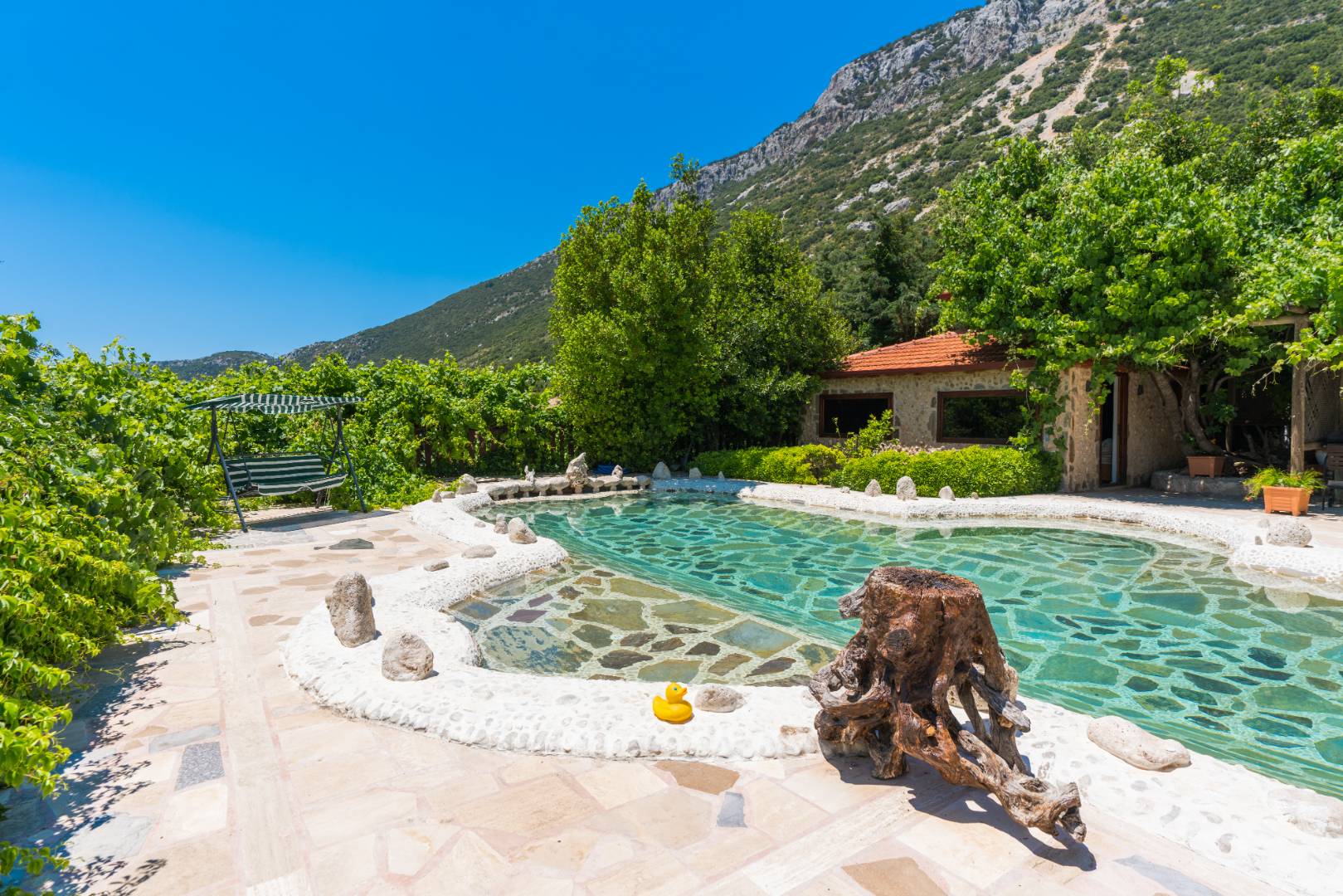 Kaş Bezirgan'da Saunalı, Özel Havuzlu, Tuz ve Buhar Odalı, Bahçeli Villa