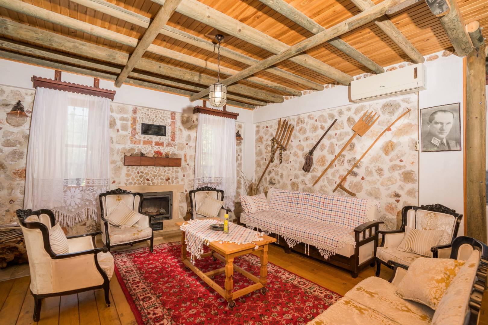 Kaş Bezirgan'da Saunalı, Özel Havuzlu, Tuz ve Buhar Odalı, Bahçeli Villa
