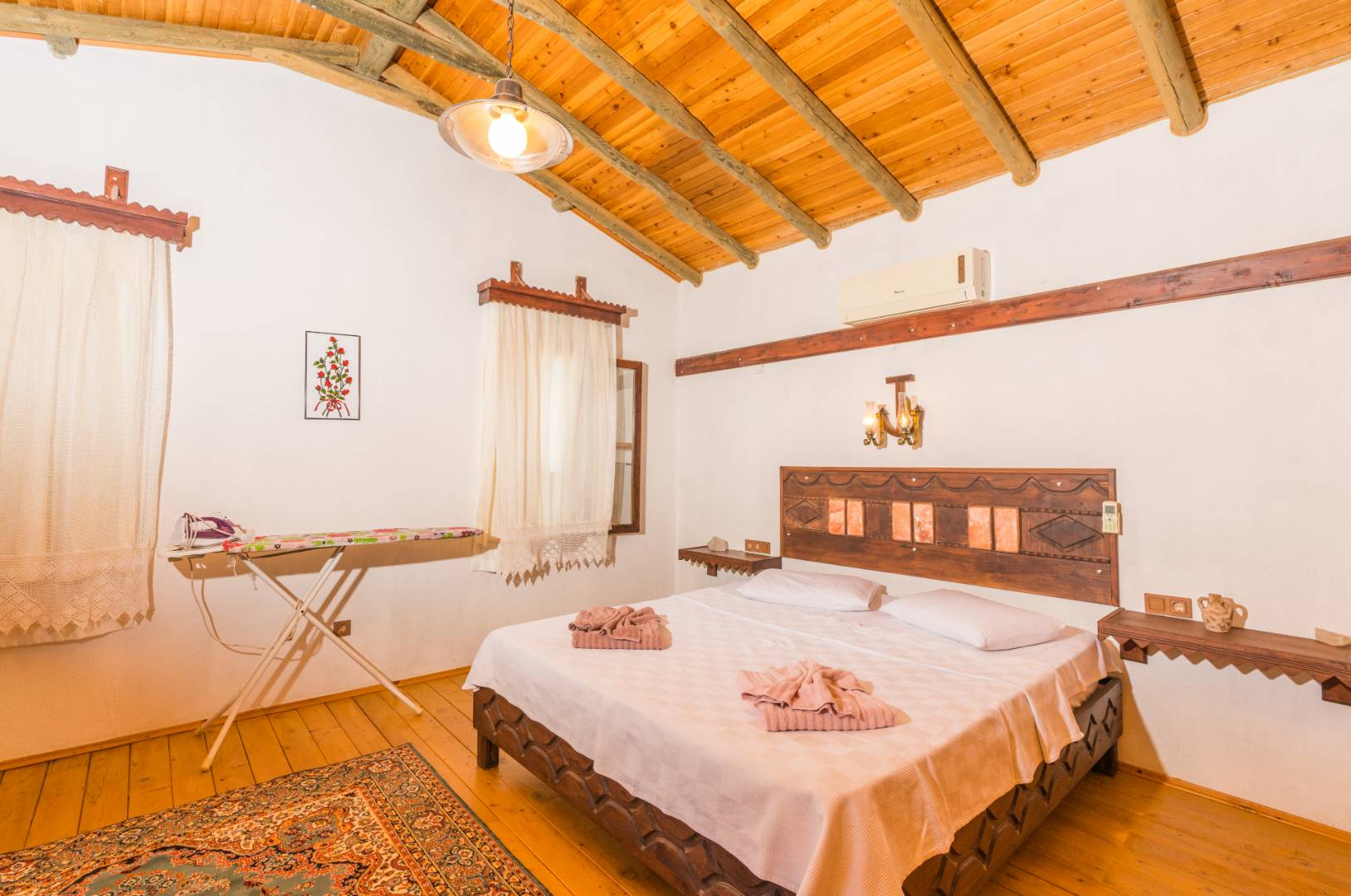 Kaş Bezirgan'da Saunalı, Özel Havuzlu, Tuz ve Buhar Odalı, Bahçeli Villa