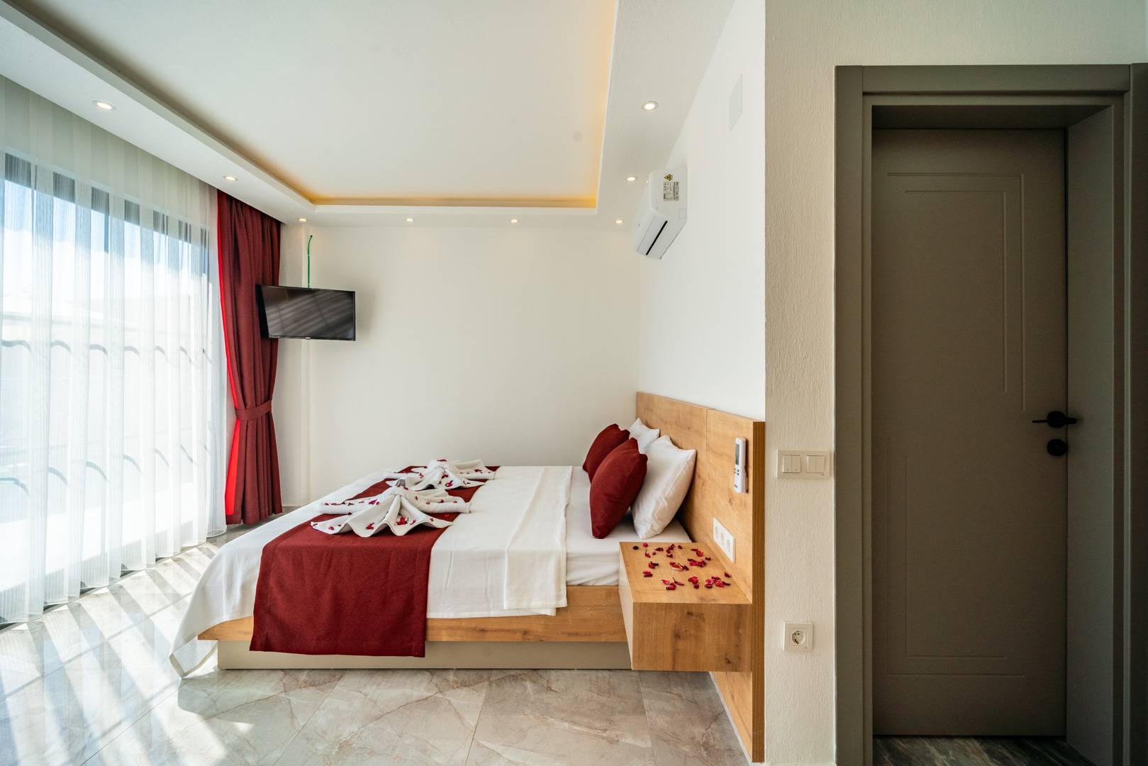 Kaş Bezirgan'de Enfes Doğa Manzaralı, Özel Havuzlu, Kiralık Villa