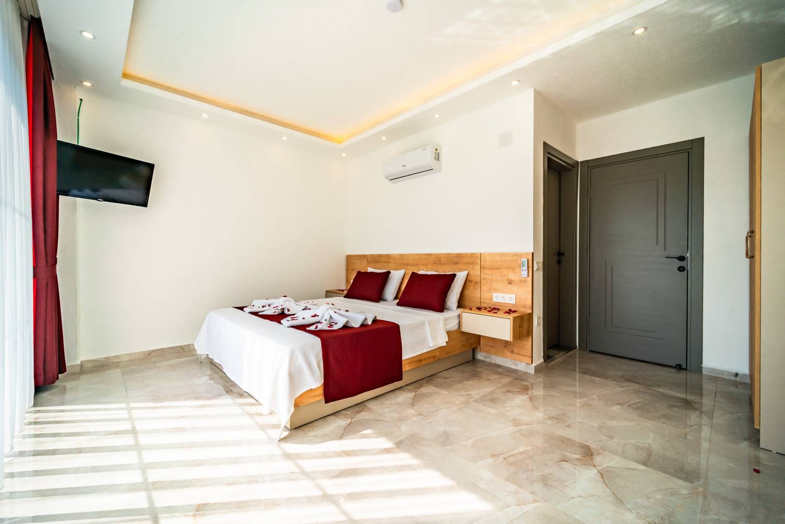 Kaş Bezirgan'de Enfes Doğa Manzaralı, Özel Havuzlu, Kiralık Villa