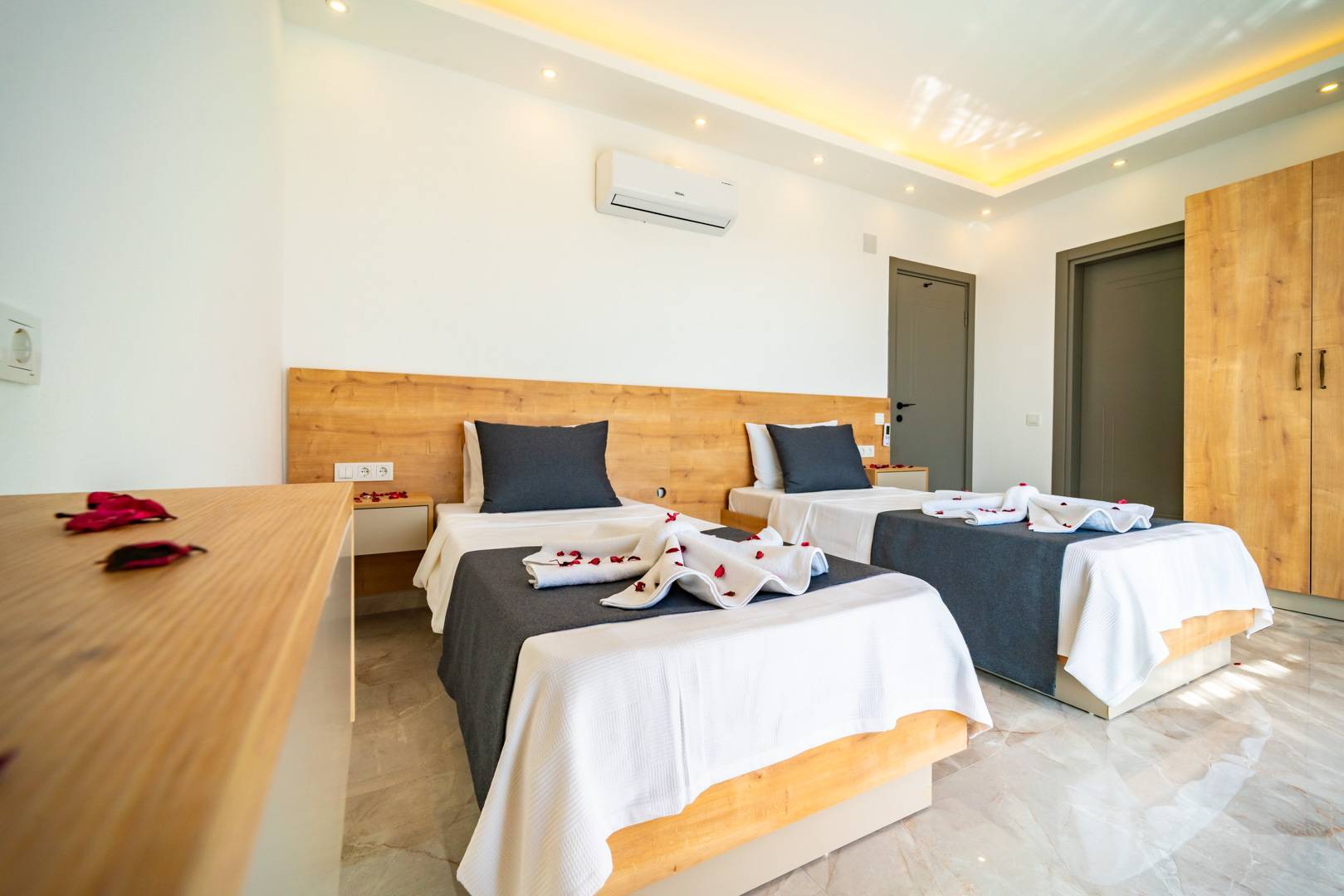 Kaş Bezirgan'de Enfes Doğa Manzaralı, Özel Havuzlu, Kiralık Villa