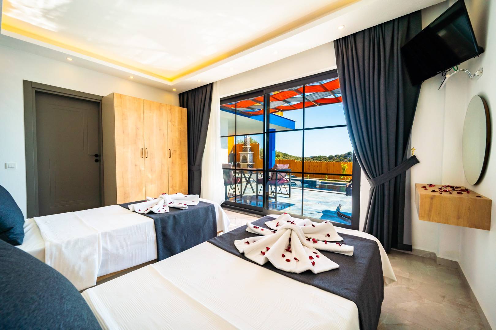 Kaş Bezirgan'de Enfes Doğa Manzaralı, Özel Havuzlu, Kiralık Villa