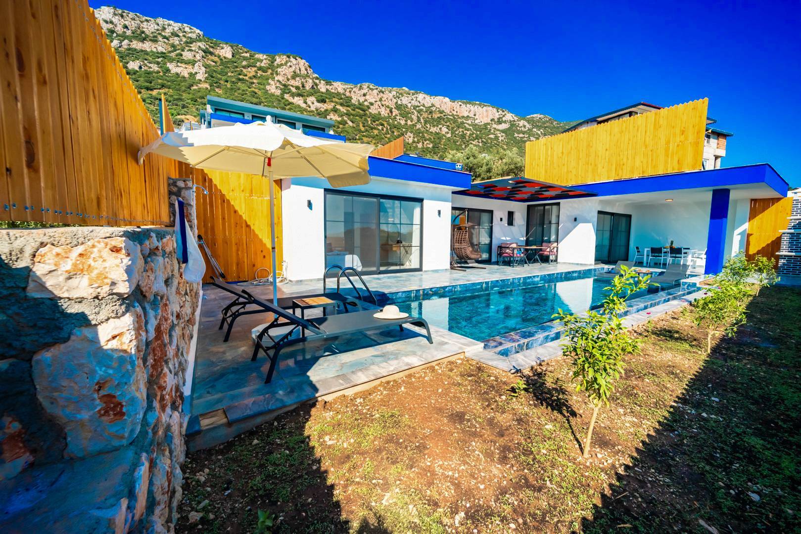 Kaş Bezirgan'de Enfes Doğa Manzaralı, Özel Havuzlu, Kiralık Villa