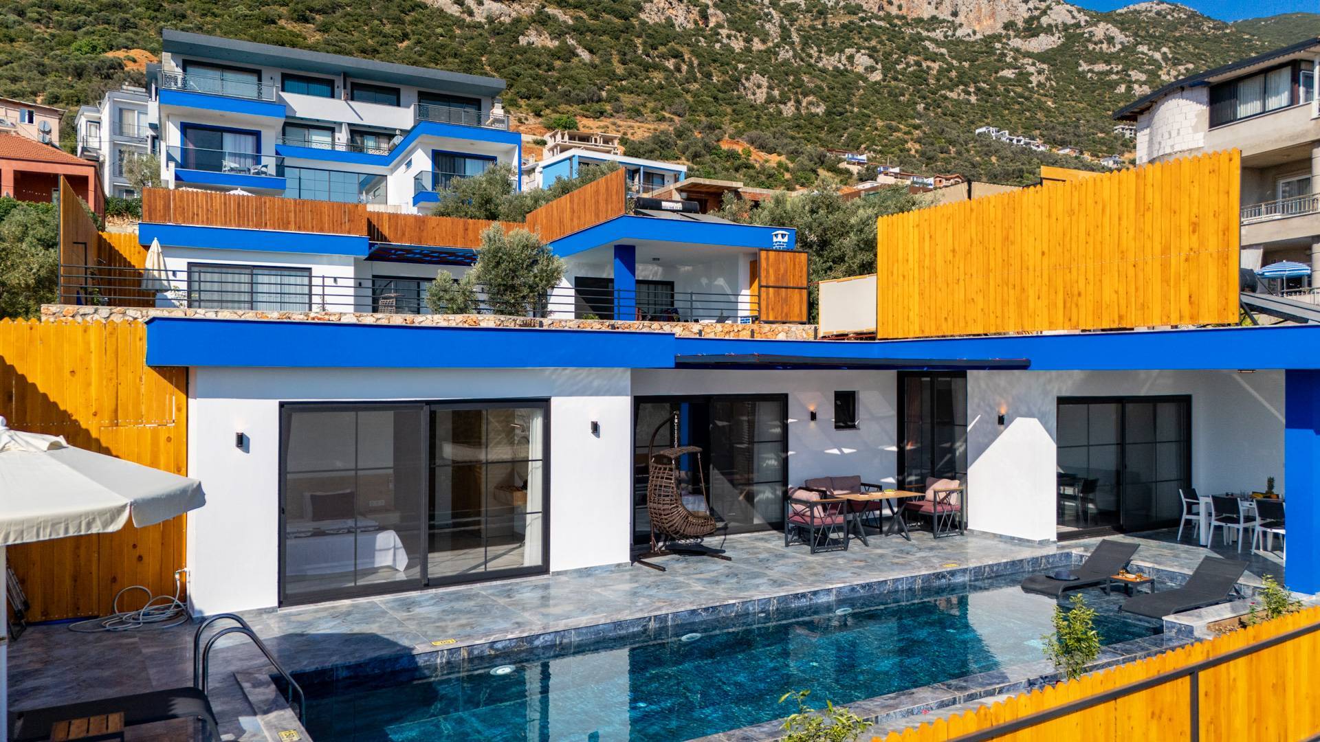 Kaş Bezirgan'de Enfes Doğa Manzaralı, Özel Havuzlu, Kiralık Villa