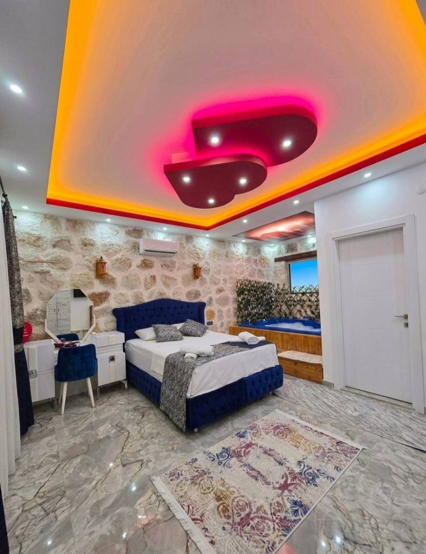 Kaş Çavdır'da Balayı Çiftlerine Uygun, Özel Havuzlu, Kiralık Villa