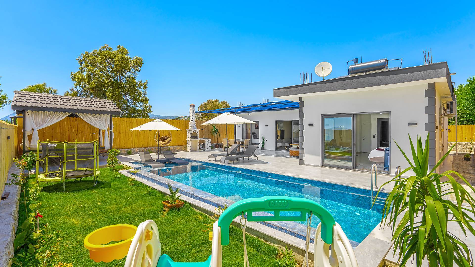 Kaş Çavdır'da Çekirdek Ailelere Uygun, Özel Havuzlu, Korunaklı Villa