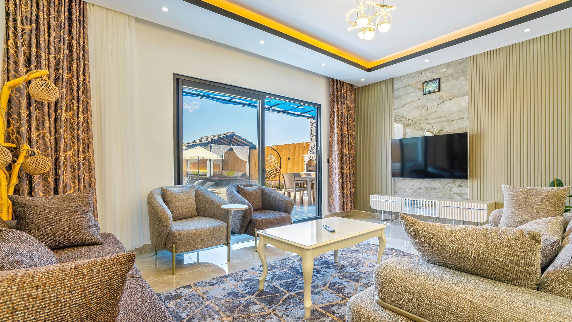 Kaş Çavdır'da Çekirdek Ailelere Uygun, Özel Havuzlu, Korunaklı Villa