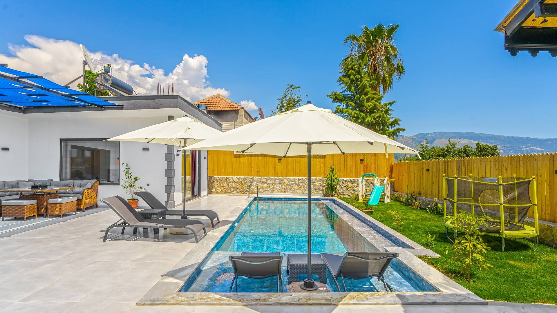 Kaş Çavdır'da Çekirdek Ailelere Uygun, Özel Havuzlu, Korunaklı Villa