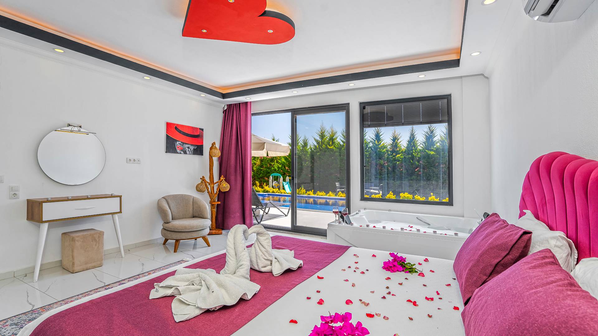 Kaş Çavdır'da Doğa İçersinde, Özel Havuzlu, Konforlu Villa