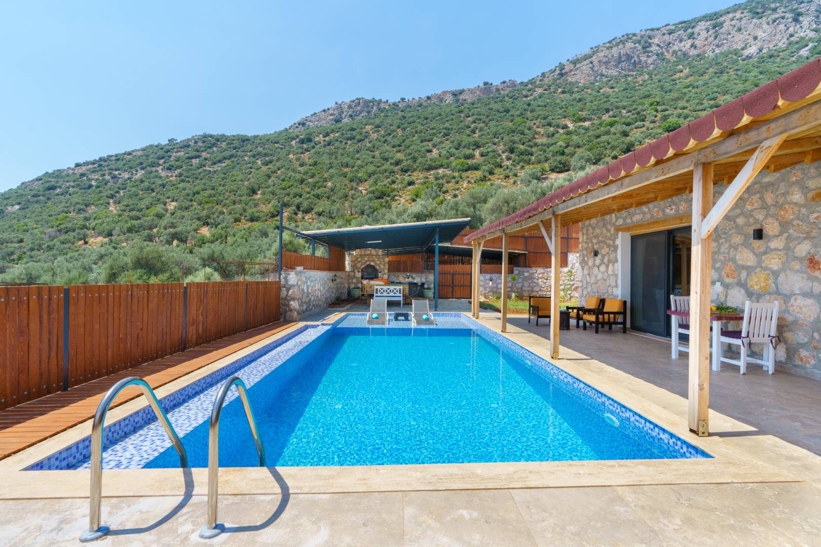 Kaş Çavdır'da Doğa İle İç İçe, Özel Havuzlu, Balayı Villası