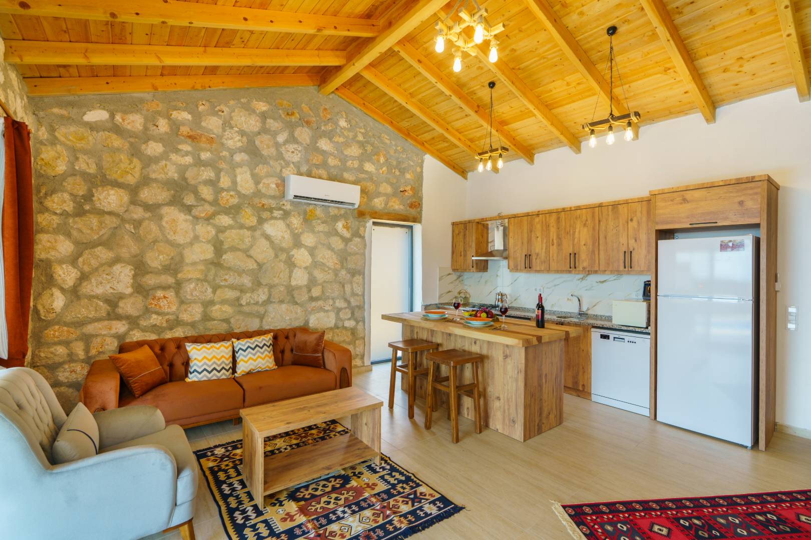 Kaş Çavdır'da Doğa İle İç İçe, Özel Havuzlu, Balayı Villası