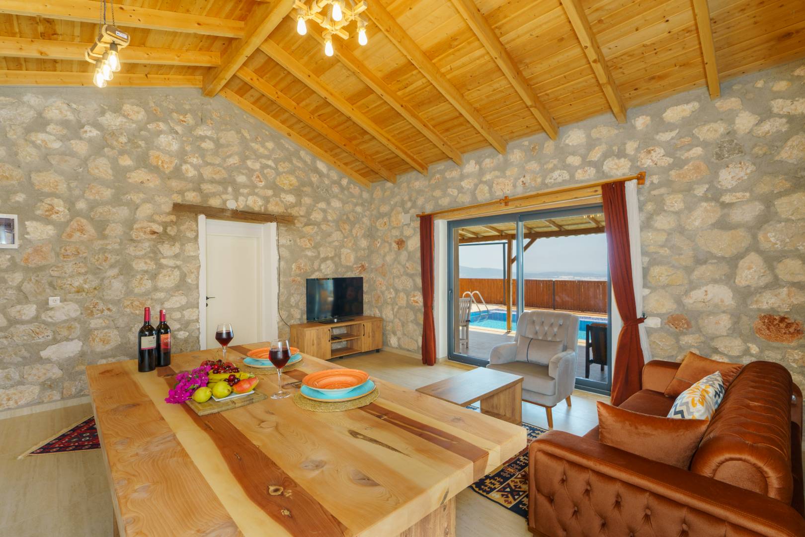 Kaş Çavdır'da Doğa İle İç İçe, Özel Havuzlu, Balayı Villası