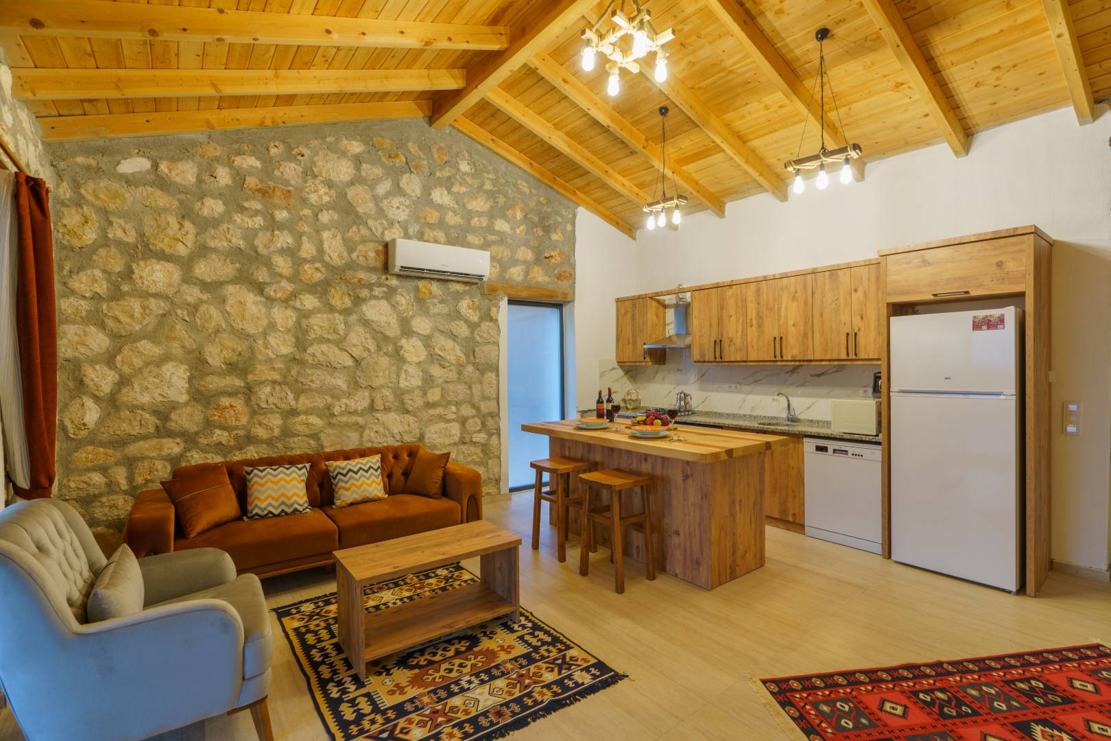 Kaş Çavdır'da Doğa İle İç İçe, Özel Havuzlu, Balayı Villası