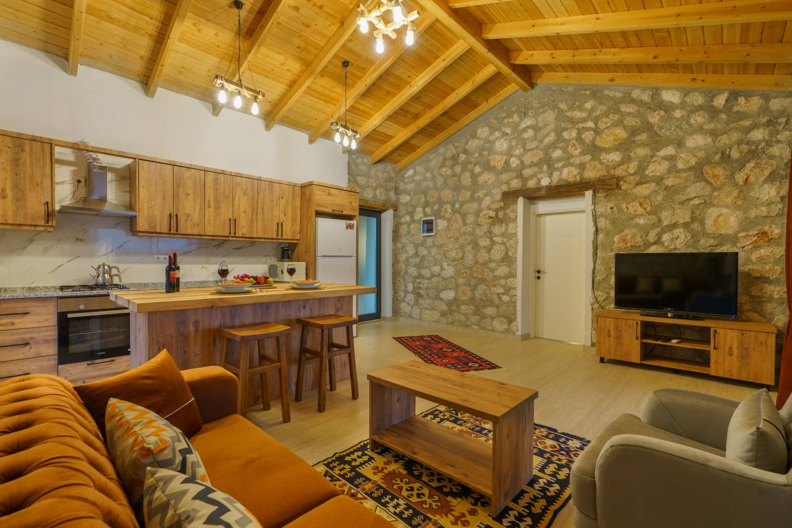 Kaş Çavdır'da Doğa İle İç İçe, Özel Havuzlu, Balayı Villası