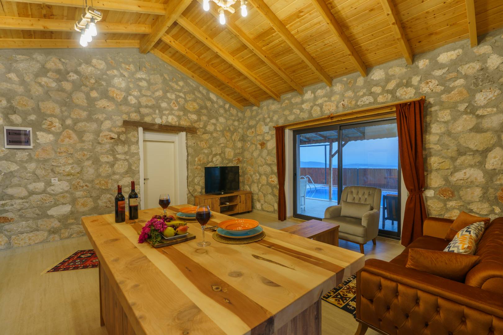 Kaş Çavdır'da Doğa İle İç İçe, Özel Havuzlu, Balayı Villası