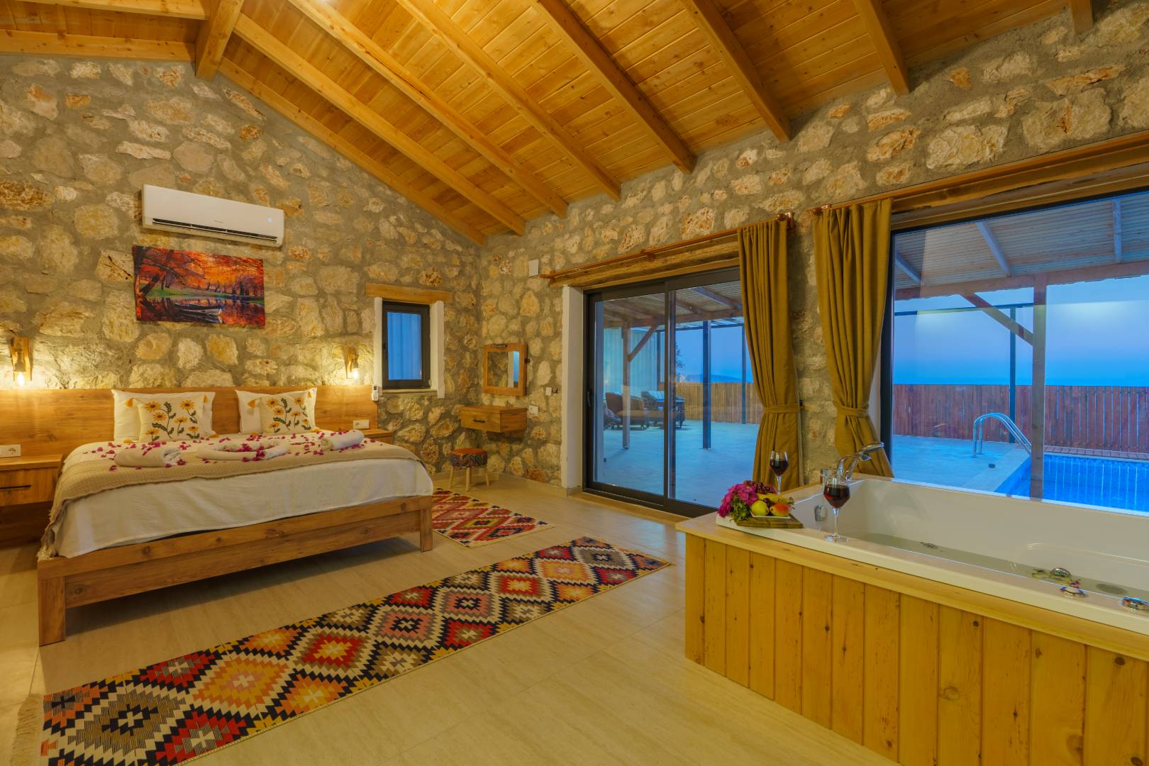 Kaş Çavdır'da Doğa İle İç İçe, Özel Havuzlu, Balayı Villası