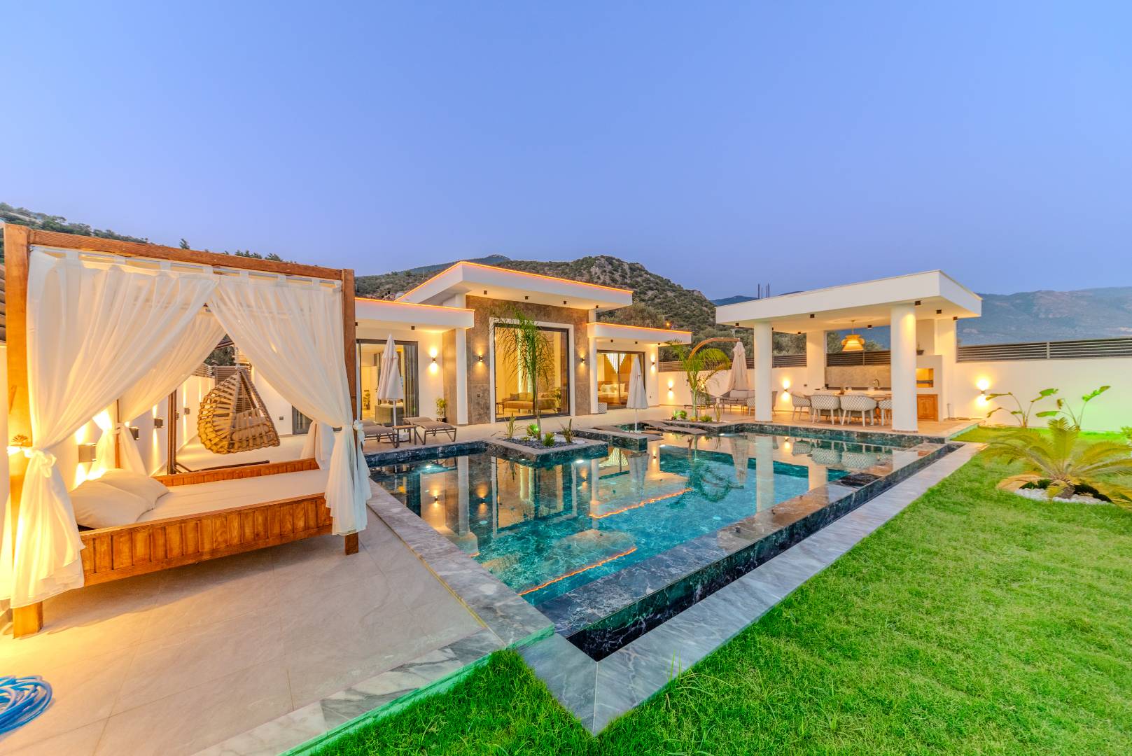 Kaş Çavdır'da Geniş Bahçeli, Özel Havuzlu, Saunalı Villa 46059 — 2