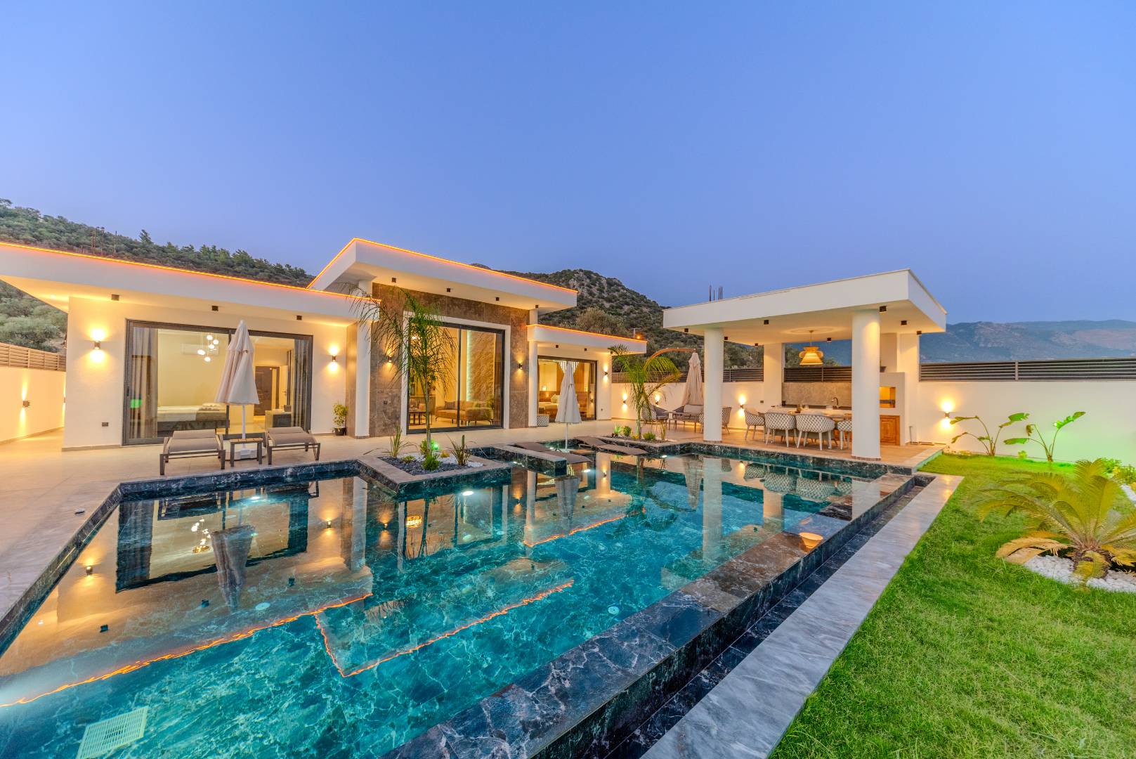 Kaş Çavdır'da Geniş Bahçeli, Özel Havuzlu, Saunalı Villa 46059 — 3