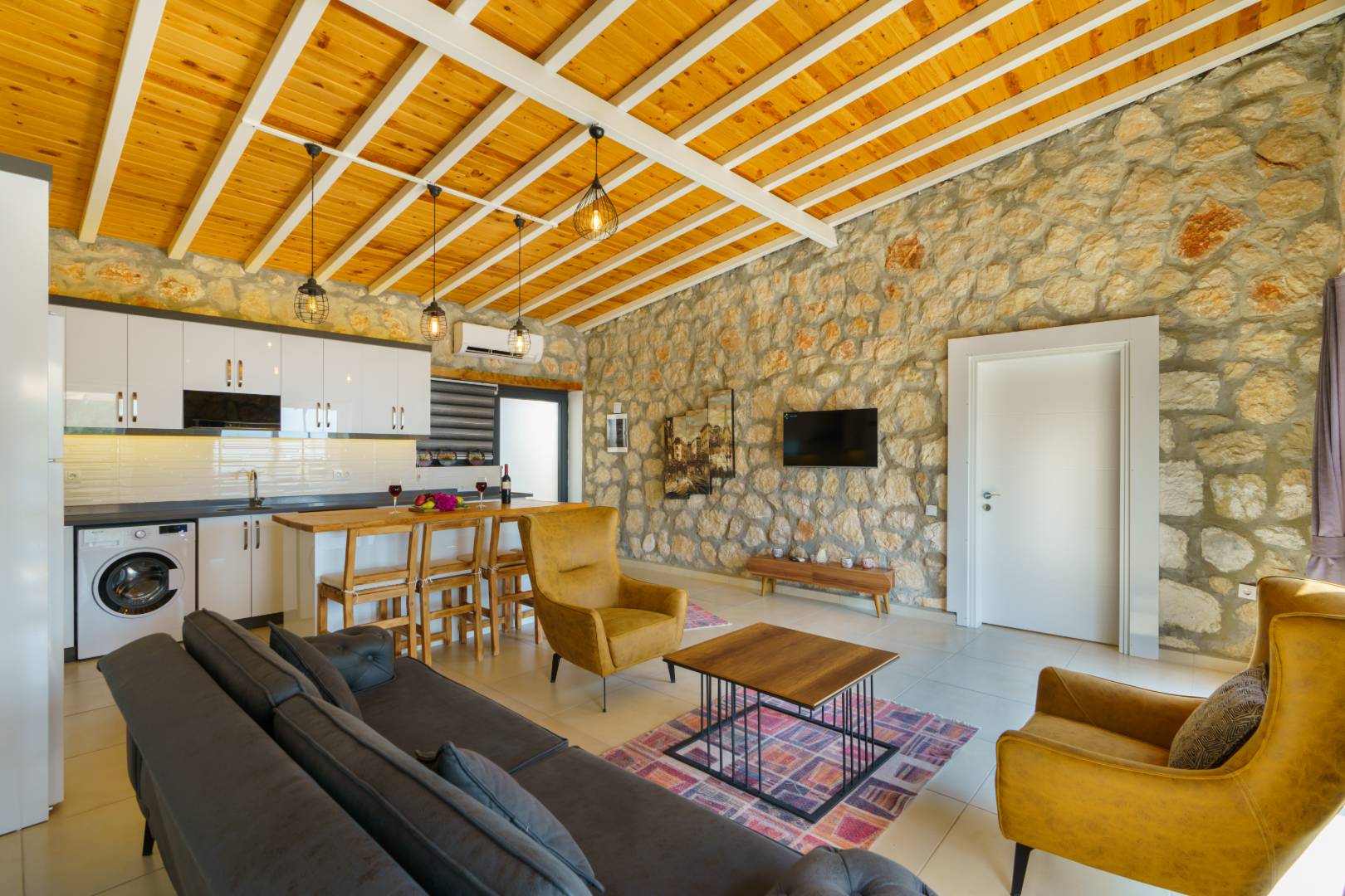 Kaş Çavdır'da Huzurlu Doğada, Özel Havuzlu, 2+1 Villa