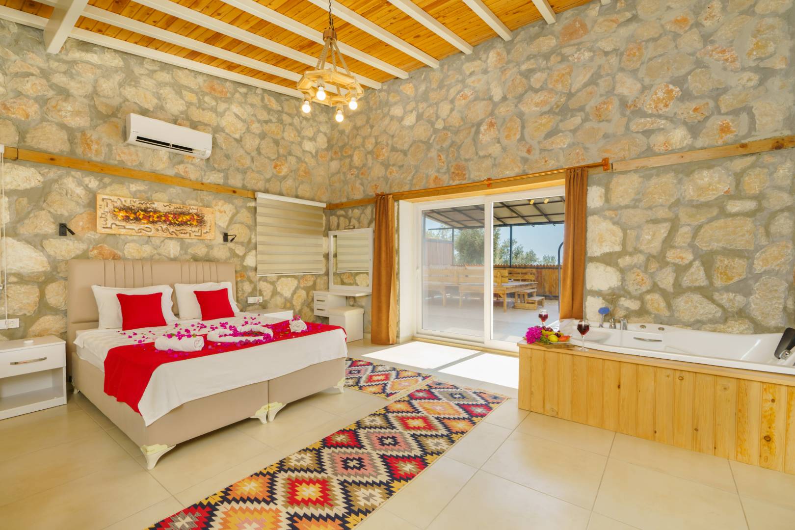 Kaş Çavdır'da Huzurlu Doğada, Özel Havuzlu, 2+1 Villa