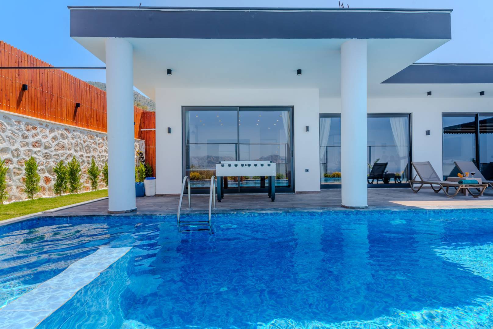 Kaş Çavdır'da Muhteşem Doğa Manzaralı, Özel Havuzlu, Jakuzili, 3+1 Villa