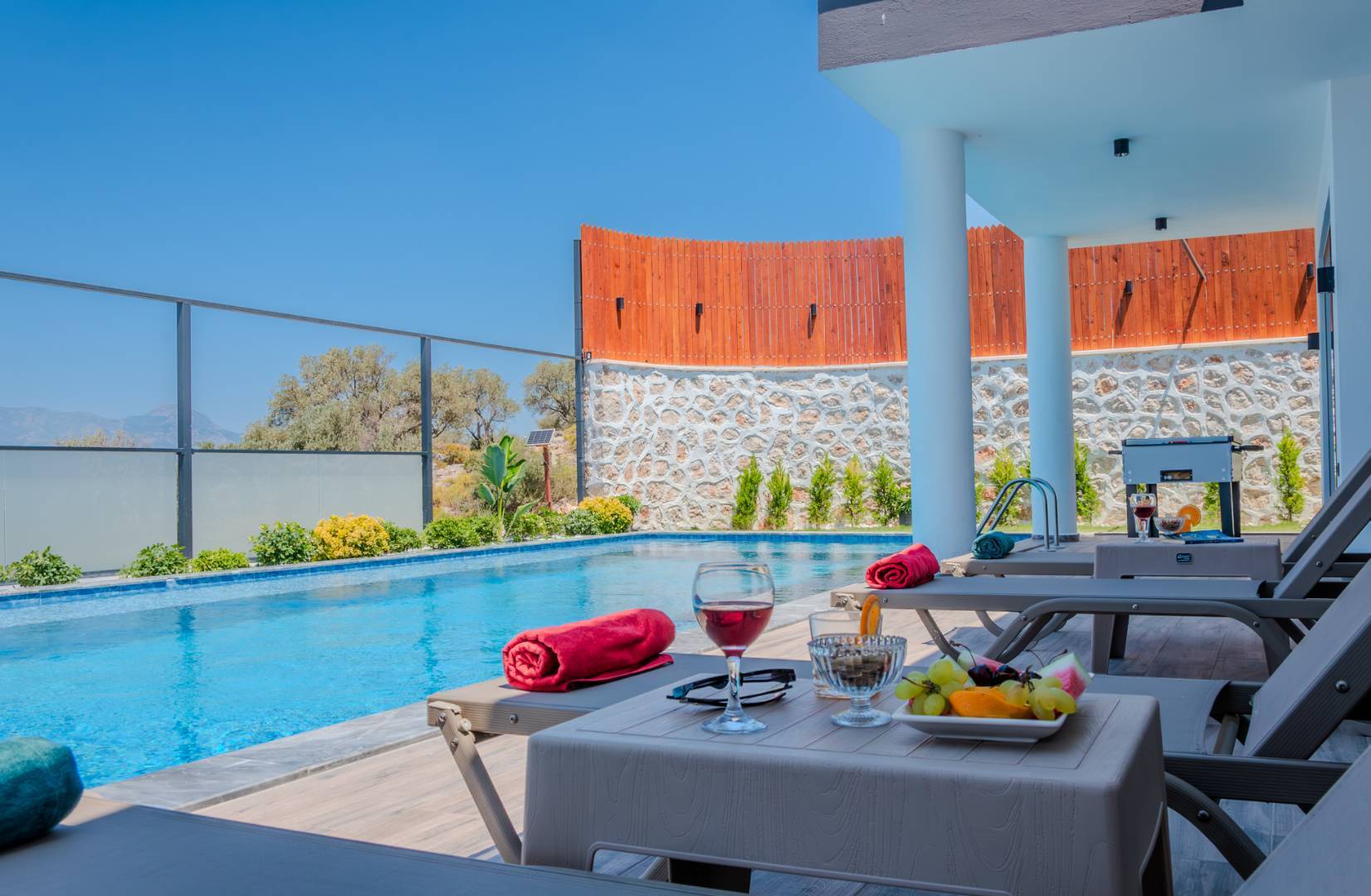 Kaş Çavdır'da Muhteşem Doğa Manzaralı, Özel Havuzlu, Jakuzili, 3+1 Villa