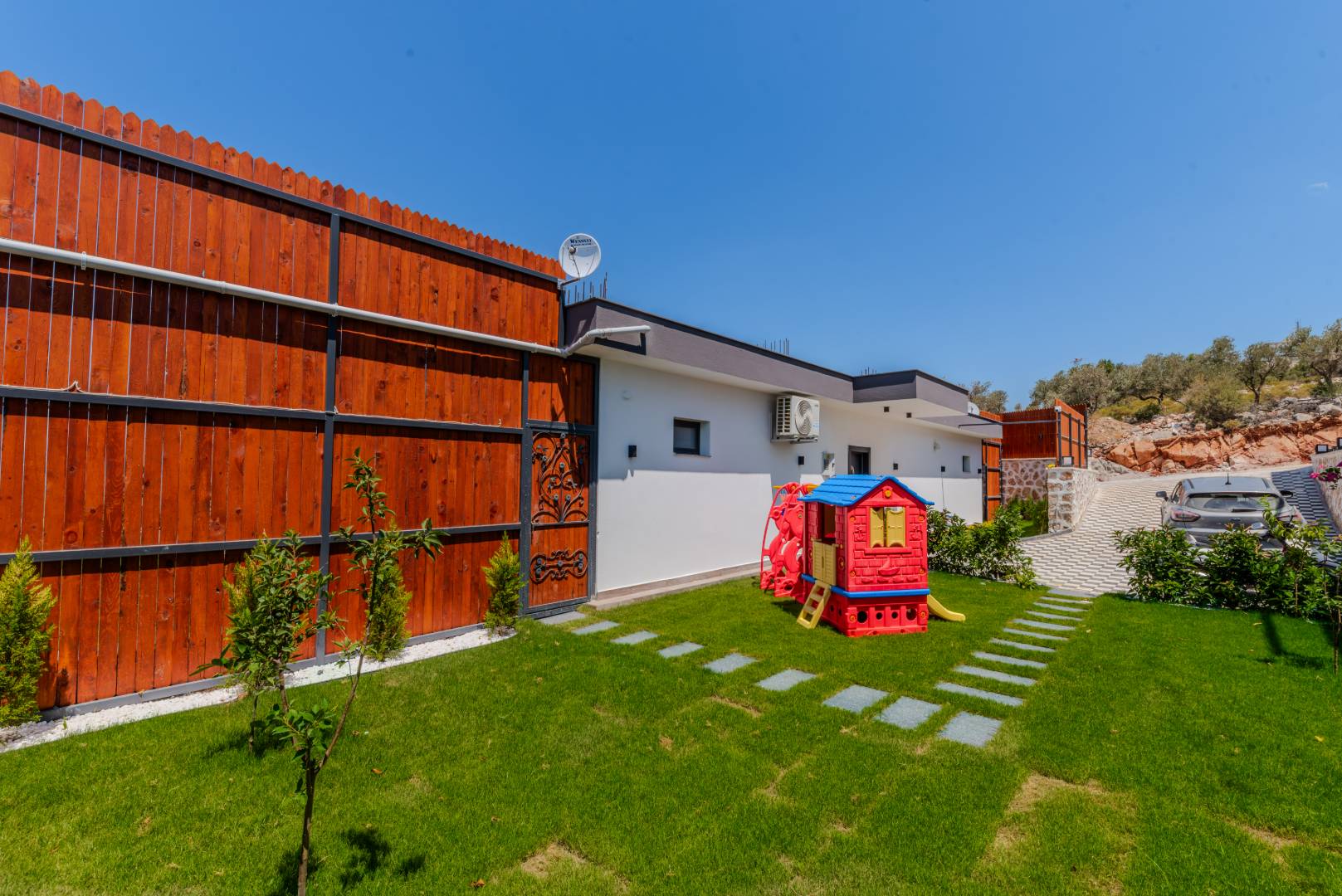 Kaş Çavdır'da Muhteşem Doğa Manzaralı, Özel Havuzlu, Jakuzili, 3+1 Villa
