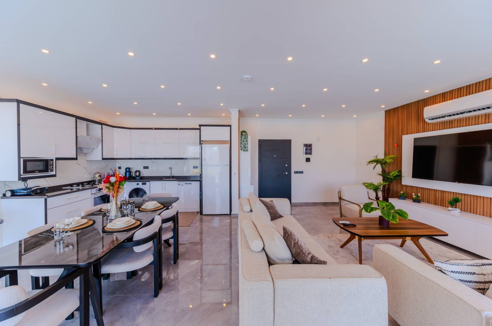 Kaş Çavdır'da Muhteşem Doğa Manzaralı, Özel Havuzlu, Jakuzili, 3+1 Villa