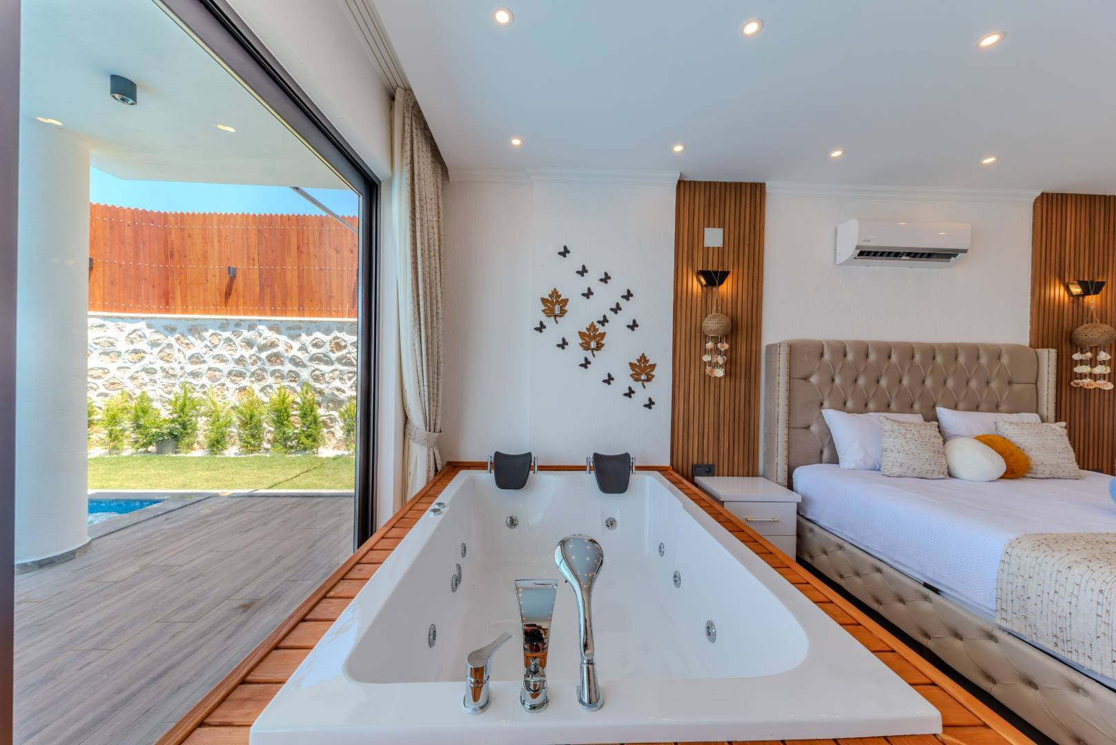 Kaş Çavdır'da Muhteşem Doğa Manzaralı, Özel Havuzlu, Jakuzili, 3+1 Villa