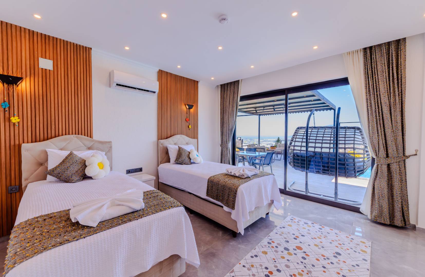 Kaş Çavdır'da Muhteşem Doğa Manzaralı, Özel Havuzlu, Jakuzili, 3+1 Villa